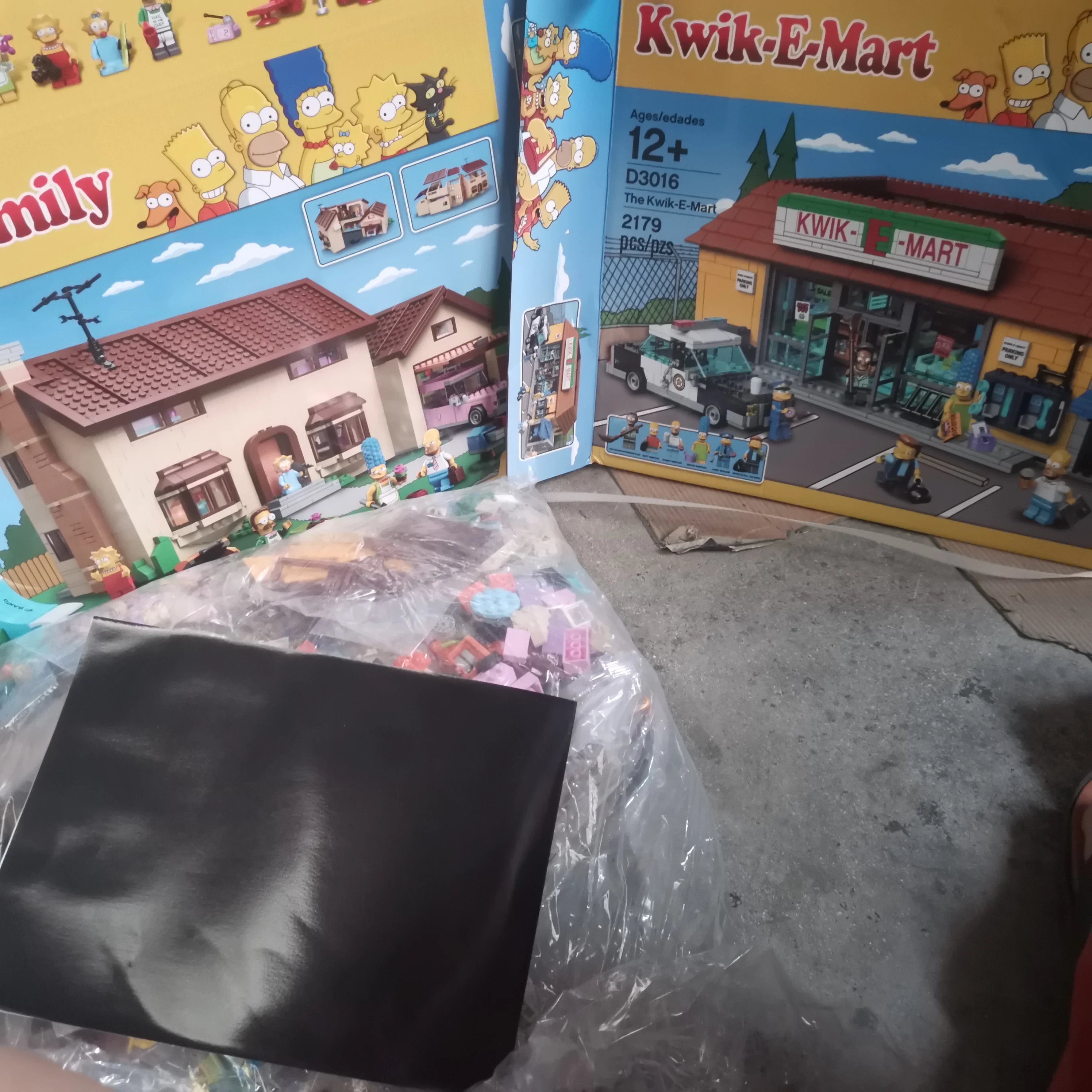 

Оригинальный дом в коробке и дисплей Kwik MOC E Mart, строительные блоки, кирпичи 16004 16005, рождественская игрушка в подарок, совместимая 71006 71016