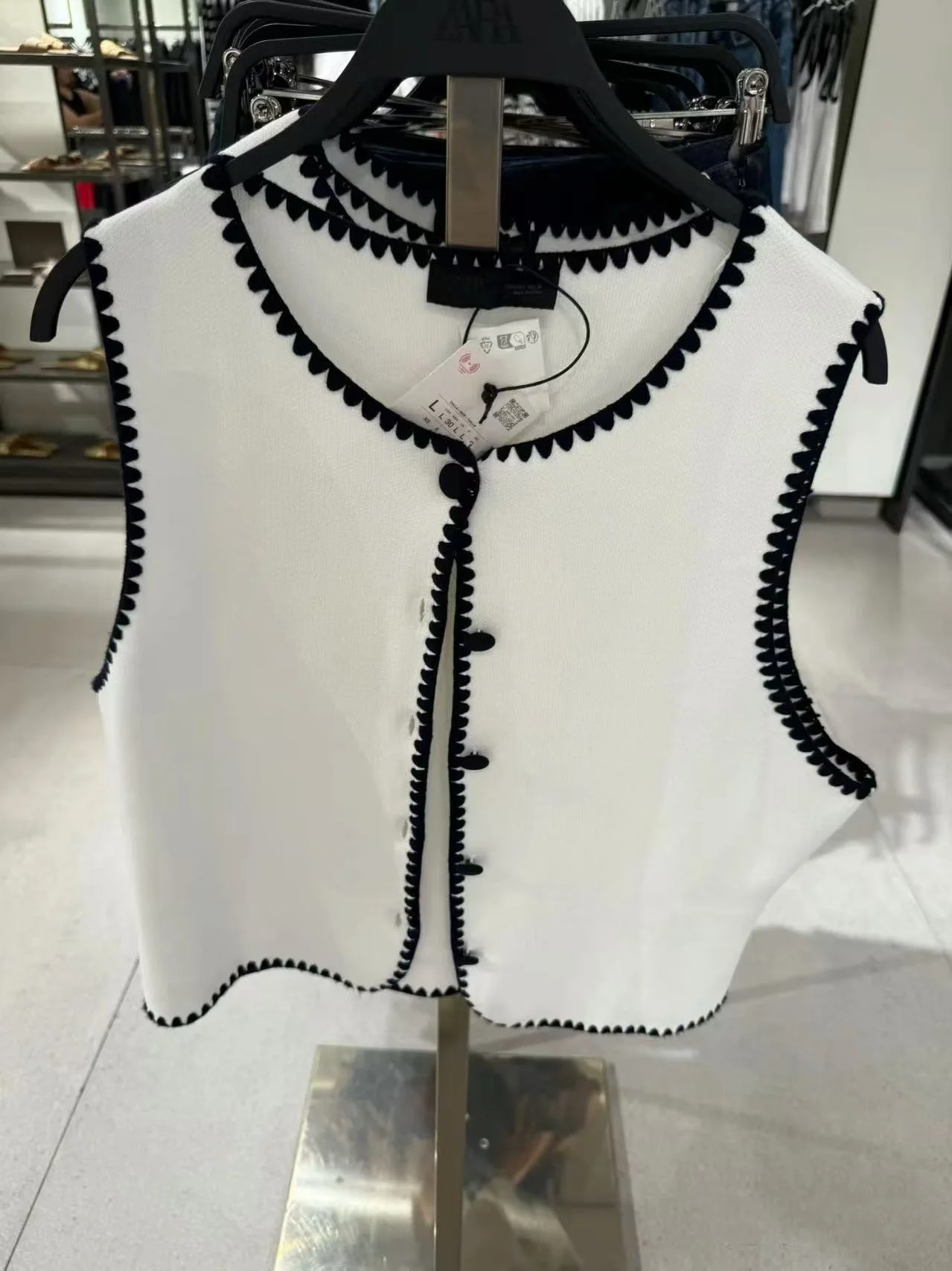 

Sweet Faion Color Blo Embroidery round Ne Svel Knitted Vest New Arrival Women's Faion 2025 Autumn Polyester