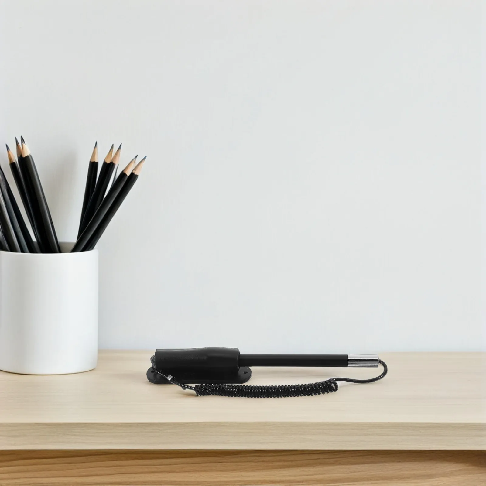 

Выдвижной многофункциональный пружинный стилус-ручка с держателем для приборной панели автомобиля и экранов планшетов