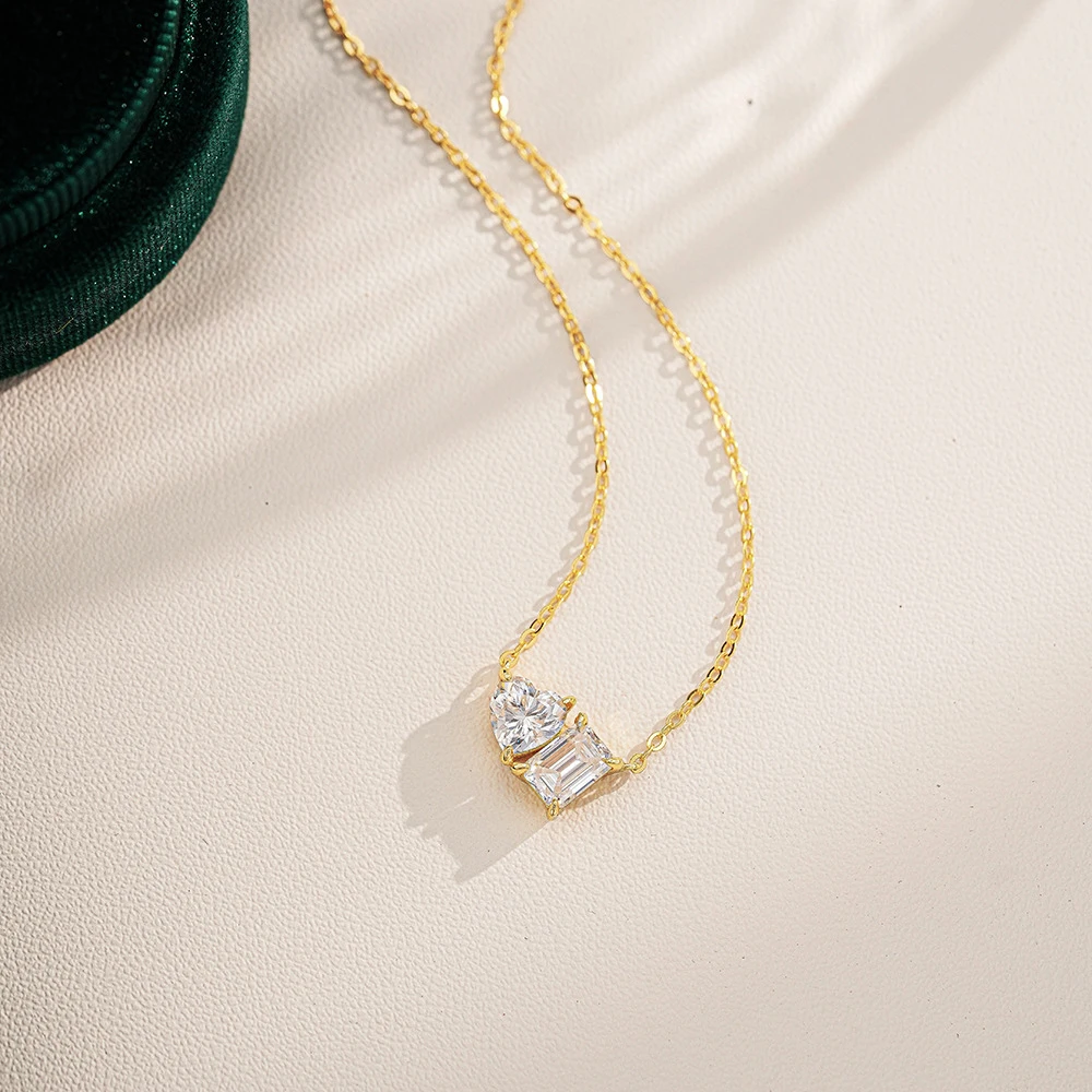 2CTTW الكمثرى والزمرد قطع مويسانيتي قلادة قلادة Toi Et Moi 2 حجر مختبر قلادة الماس للنساء S925 الفضة 18K مجوهرات
