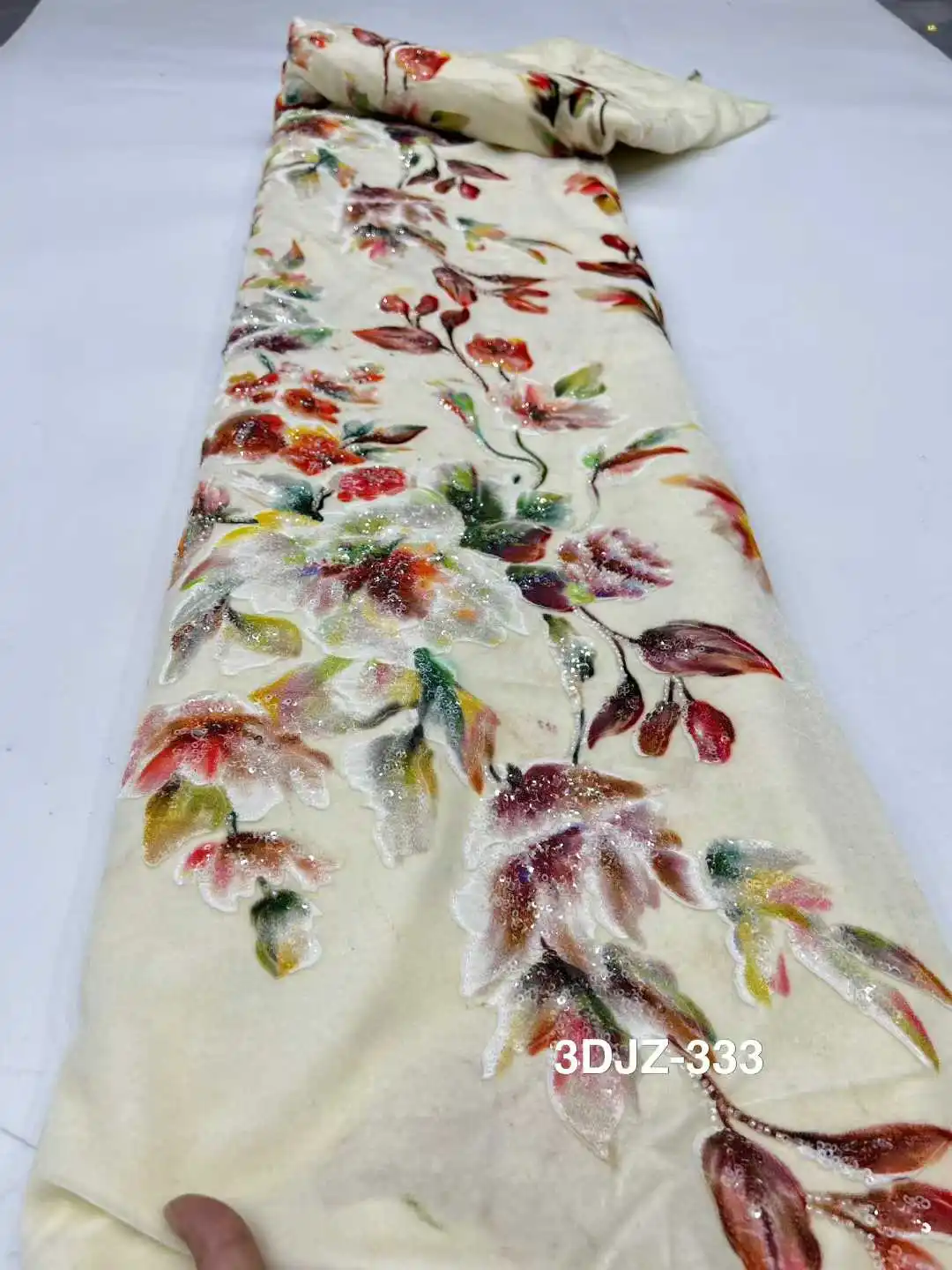 

Нигерийская бархатная кружевная ткань 2026 Высокое качество 5 ярдов с блестками Африканская кружевная ткань Нигерийское кружево для шитья свадебного платья