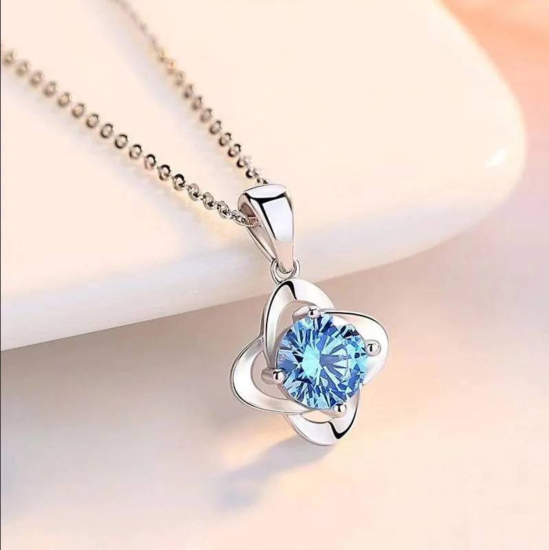 Four Leaf Clover Pendant Necklace for Women in Korean Fresh Style Featuring Electroplated Alloy Construction White Gold Finish M