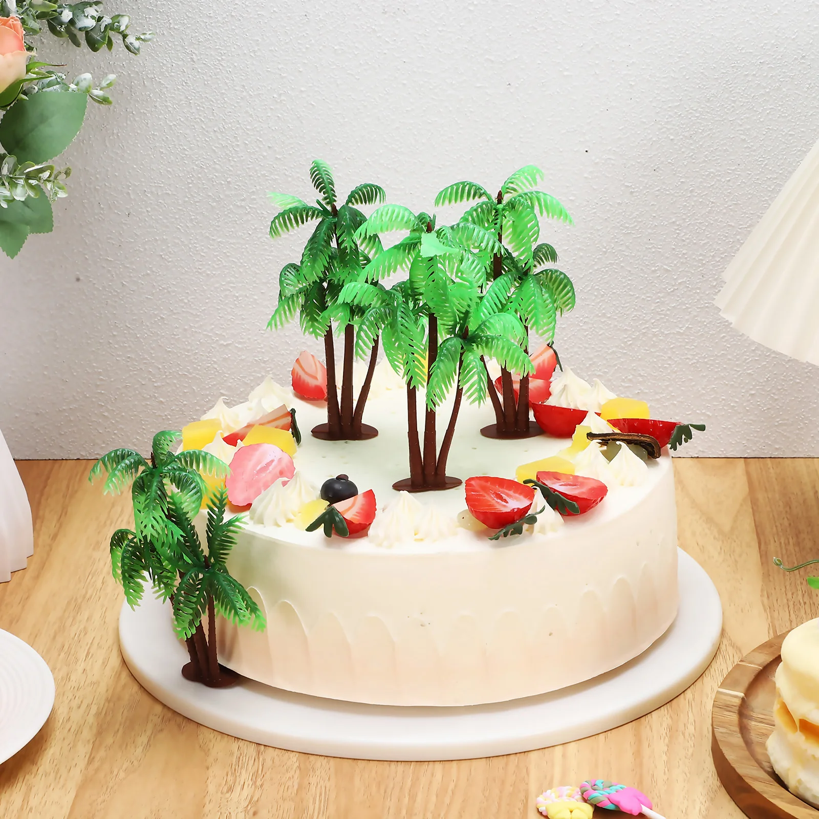 

15Pcs Plastic Palm Tree Coconut Cupcake Toppers Tropical Decorations for Beach Party Cakes Tropical Cupcake Toppers