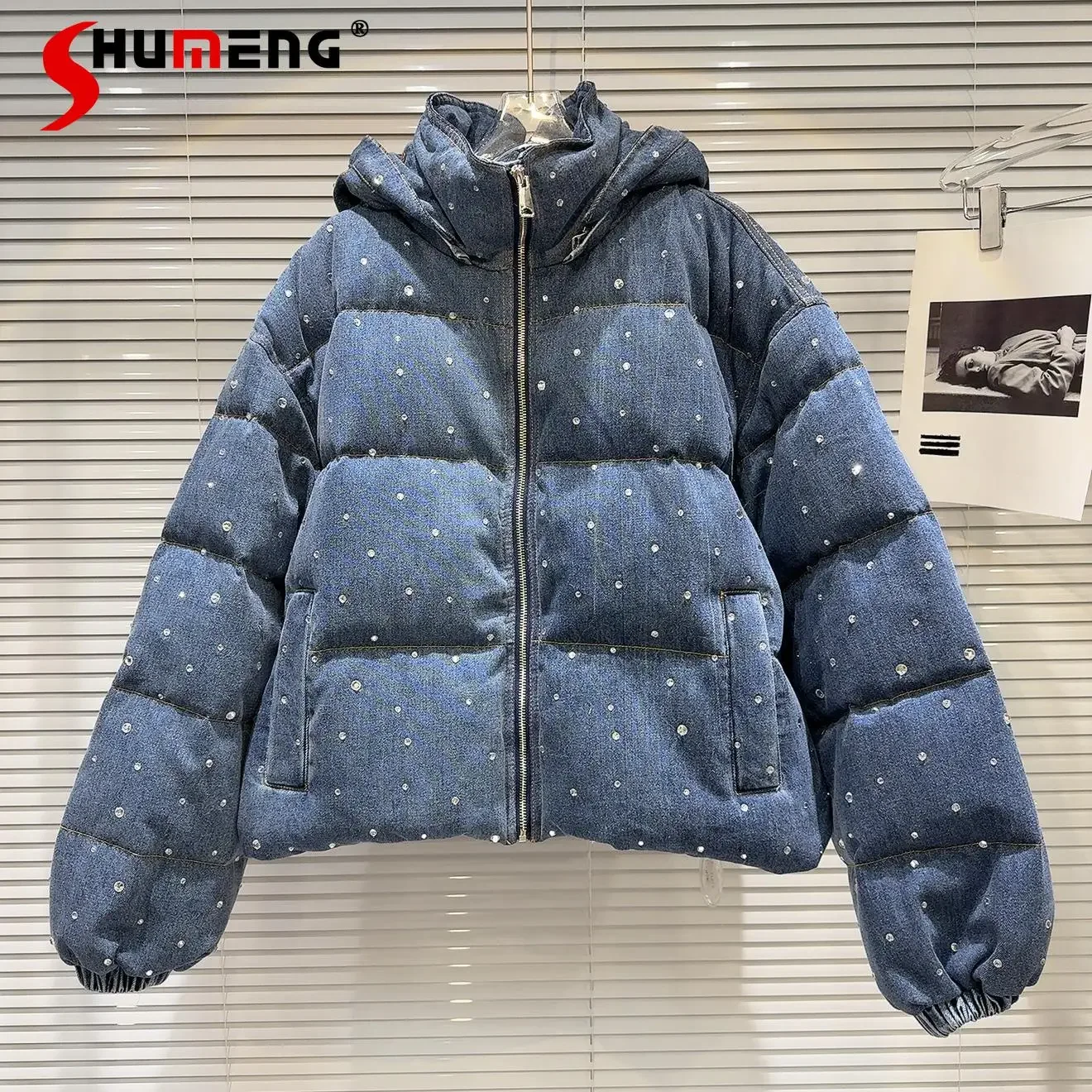 Women's 2024 Winter New High Street Hot Diamond Female Denim Hooded Bread Jackets Down Coats Women's Pocket Zipper Down Jacket