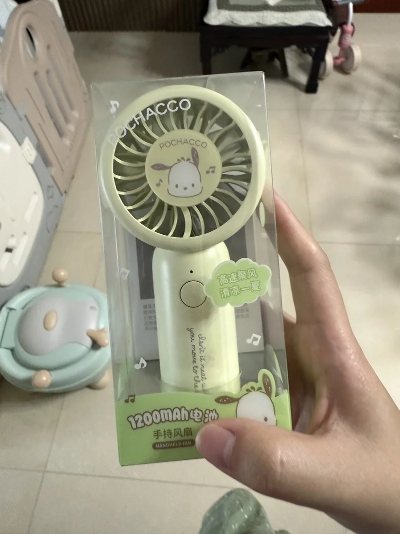 Miniso Turbocompresso Mini Turbo Palmare Piccolo Ventilatore Usb Silenzioso Studente da Ufficio Kuromi Melody Cinnamoroll Regalo di Compleanno