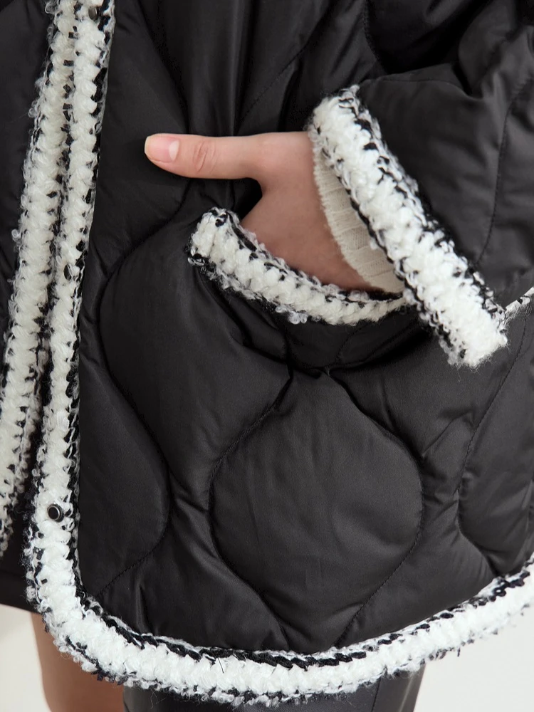 AMII الحد الأدنى المرقعة أسفل السترات للنساء العصرية الخامس الرقبة علامة معدنية 2025 الشتاء الإناث منتصف طول ملابس خارجية فضفاضة 12444051 #6