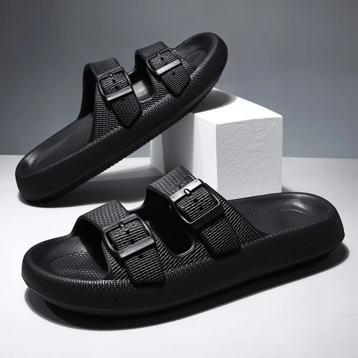 

2025 Summer Outdoor Double Buckle Design Comfortable Breathable Non-Slip Men's Sandals Adjustable Straps Slip-on Beach Slippers