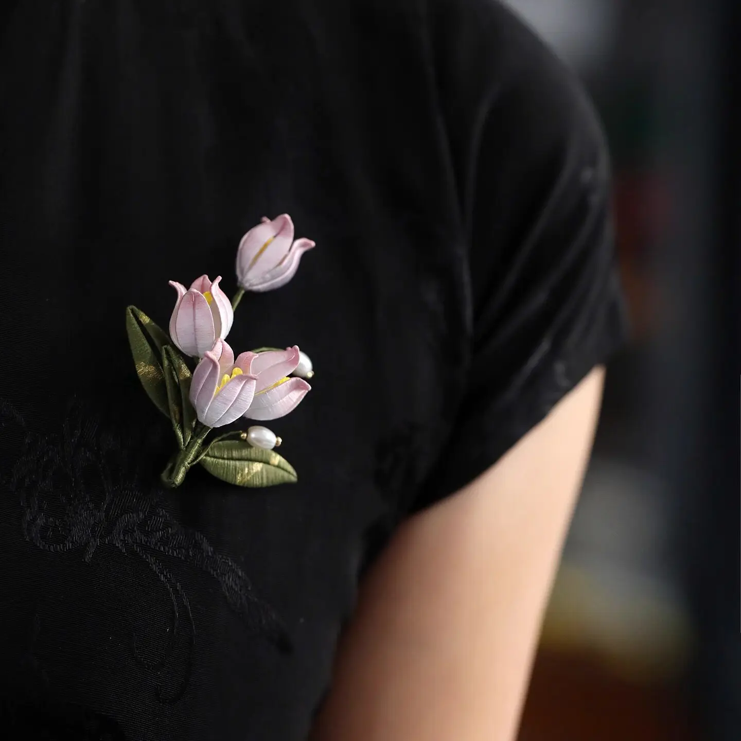 Chinese Handmade Silk Wrapped Lily Of The Valley Brooch Lucky Fortune Blessing Pin For Women Qipao Coat Elegant Winter Jewelry
