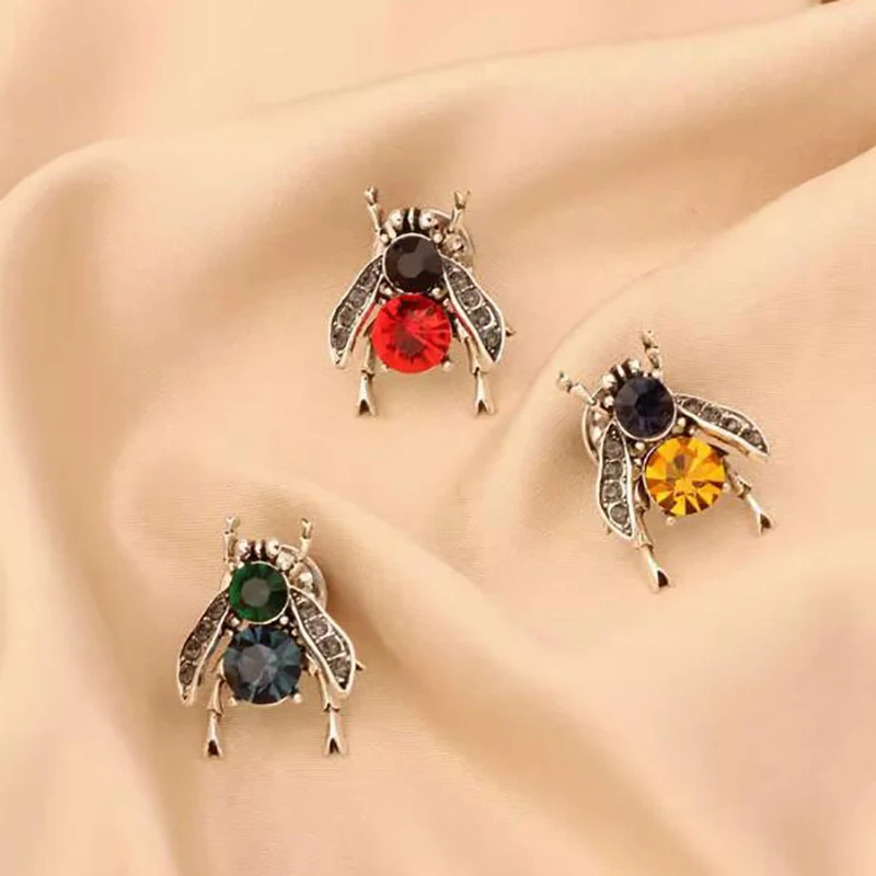 Vintage Bee Rhinestone Brooch Trend Creative Insect Corsage Creative Anti-light Pin