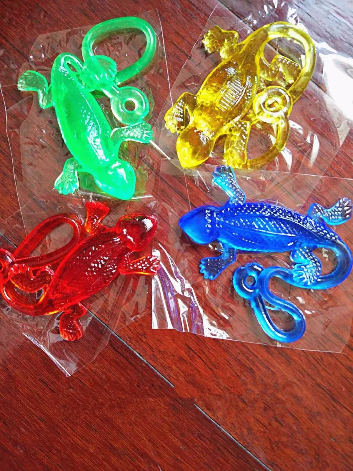 1pcs Novelty gag toys products Lizard animals slime Viscous Climbing Action Figure funny gadgets for kids prank