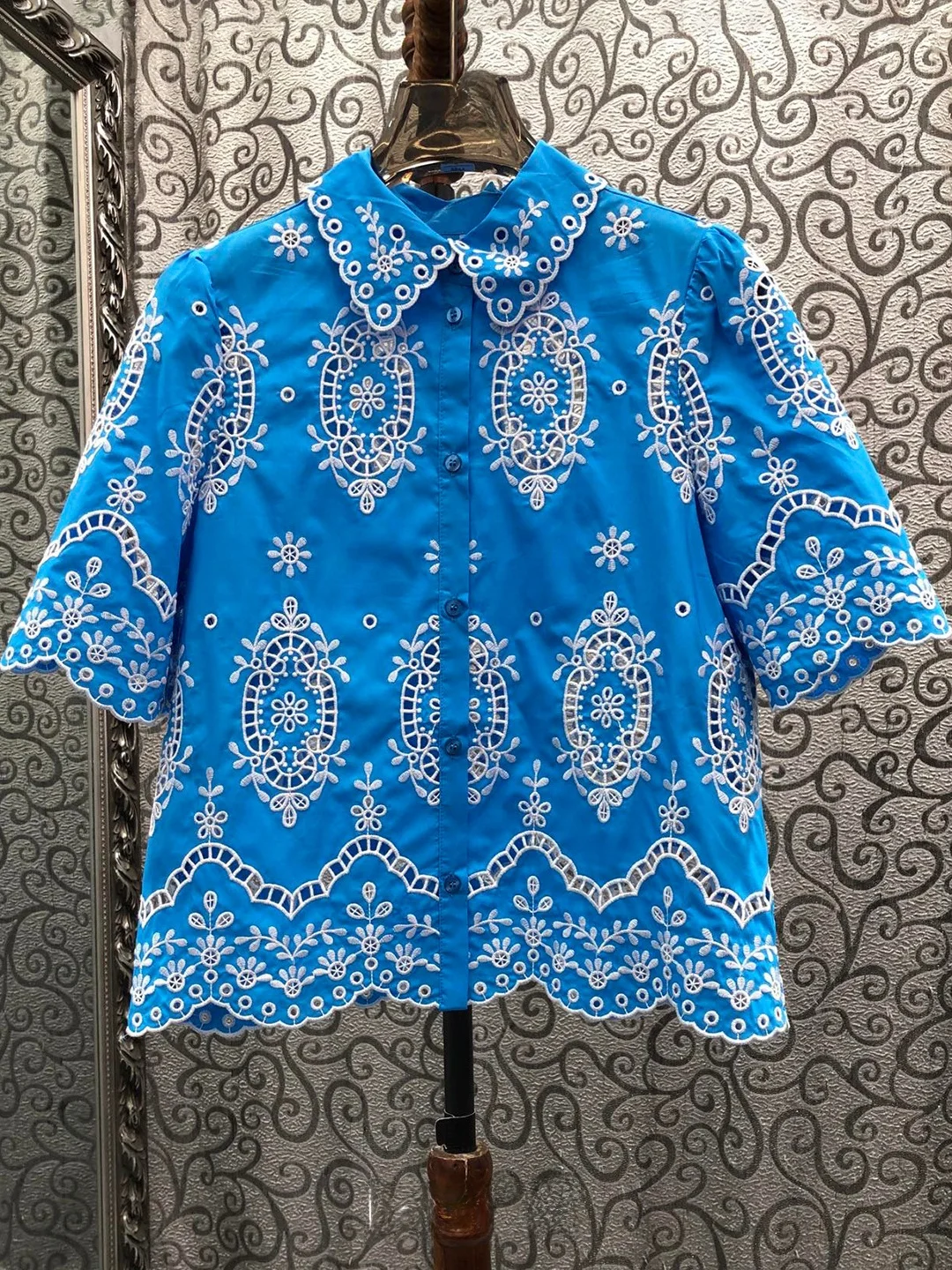

Blue Contrast Color Embroidery Doll Collar Bubble Sleeve Shirt Hollow out Design Original Design Straight Cut Long Sleeve Wom...