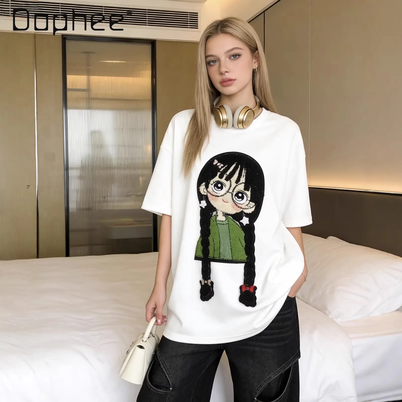 

Retro Versatile Little Girl Embroidered Patch Sequins Trendy Versatile Short-sleeved T-shirt Women 2026 Summer New T-shirts Tops