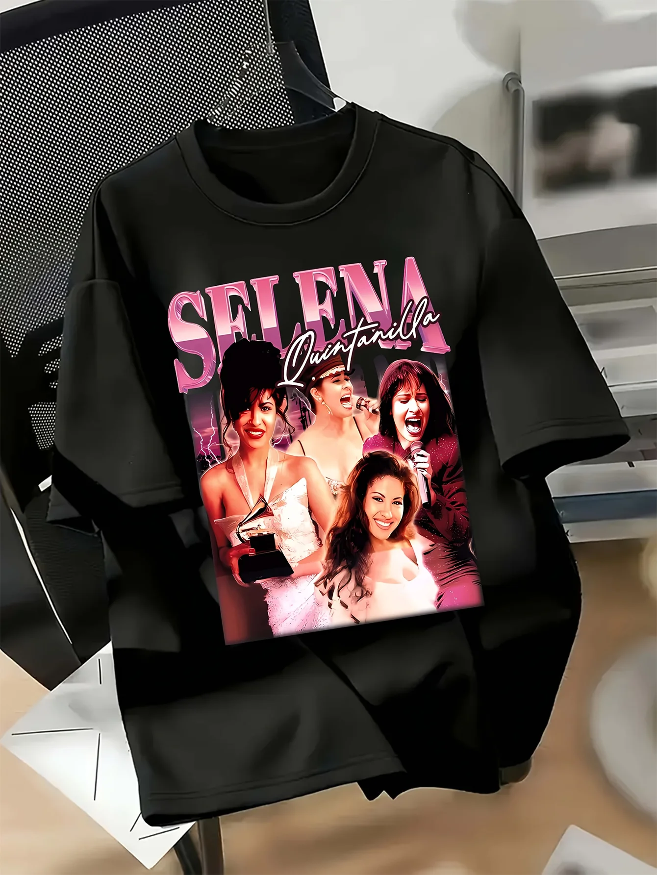 1 قطعة المرأة سيلينا كوينتانيلا الجرافيك طباعة عادية تي شيرتات قصيرة الاكمام أسود مع حروف الوردي نابضة بالحياة الأداء المميز #2