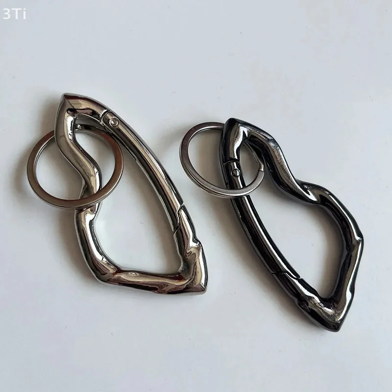 แฟชั่นโลหะ Carabiner มัลติฟังก์ชั่พวงกุญแจจี้สําหรับผู้หญิงผู้ชายรูปไข่ Mountaineering เข็มขัดหัวเข็มขัดแหวนตกแต่งกระเป๋า
