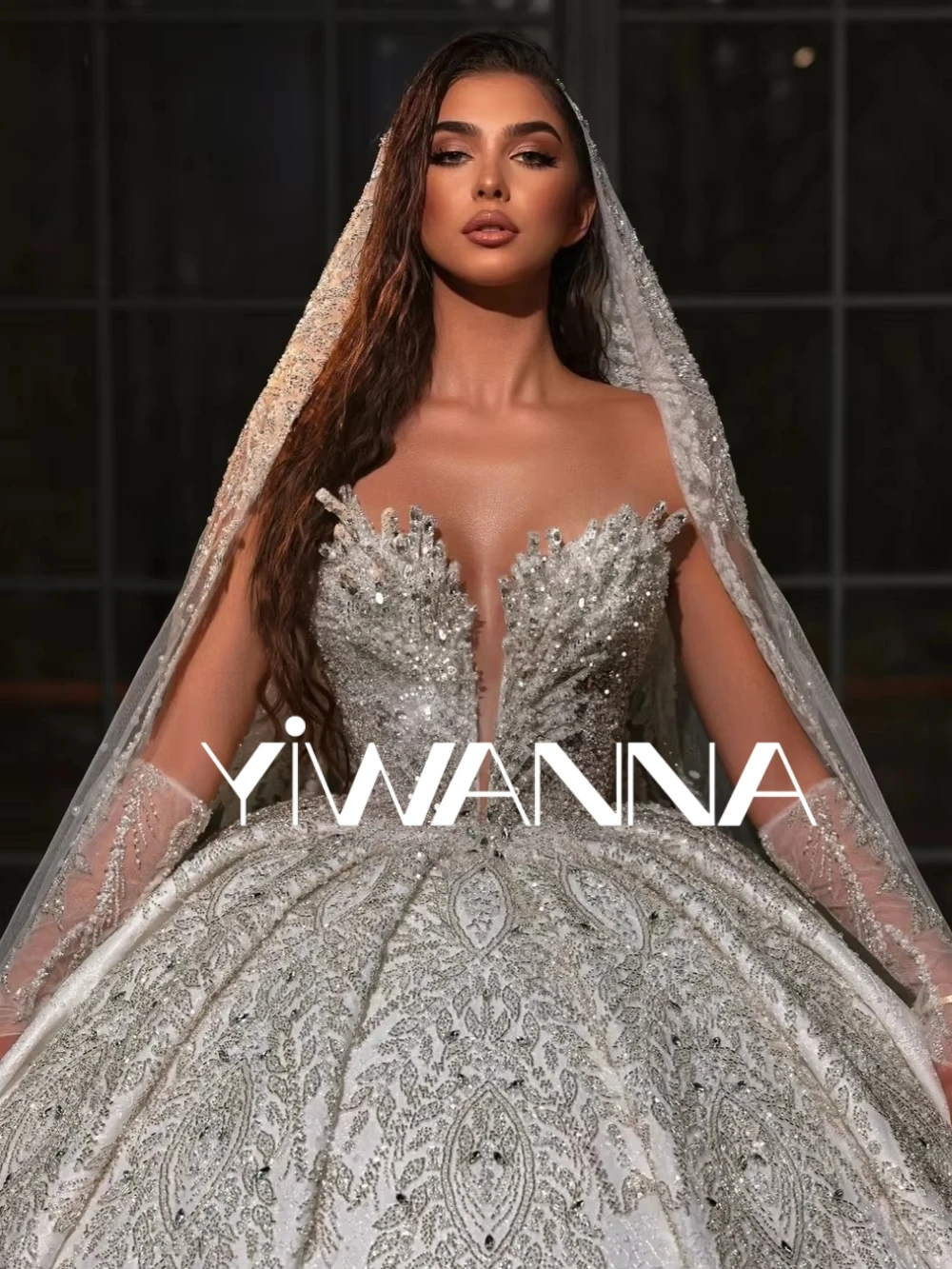 

Glitter Embroidery Beaded Rhinestones Wedding Dress With Train Deep V-neck Bridal Gown Customized Ball Gowns Dresses For Bride