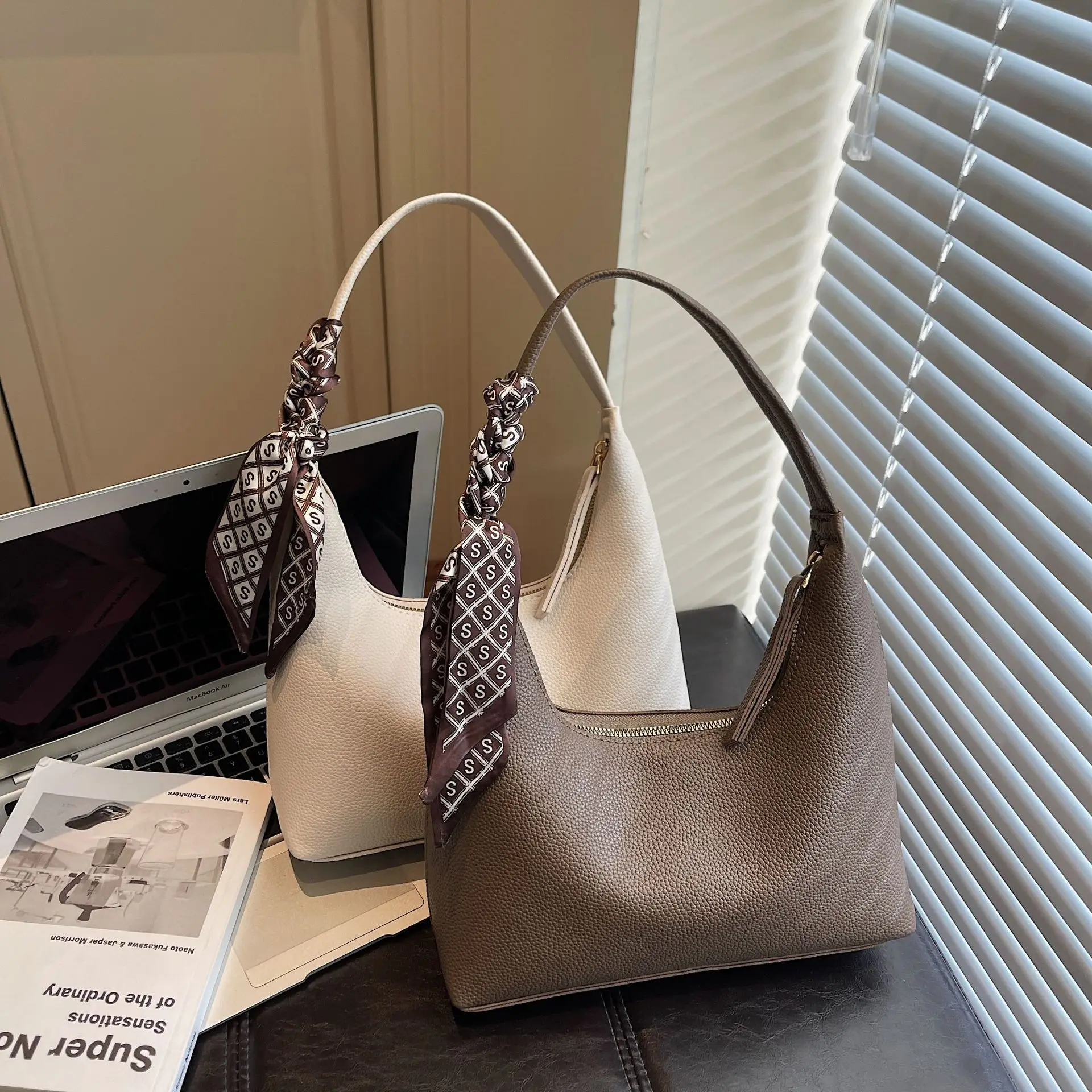 

2025 Vintage Underarm Bag, Minimalist Top Handle Purse for Women Trendy Shoulder Tote, Versatile Bag, Fashion Commuter Bag​