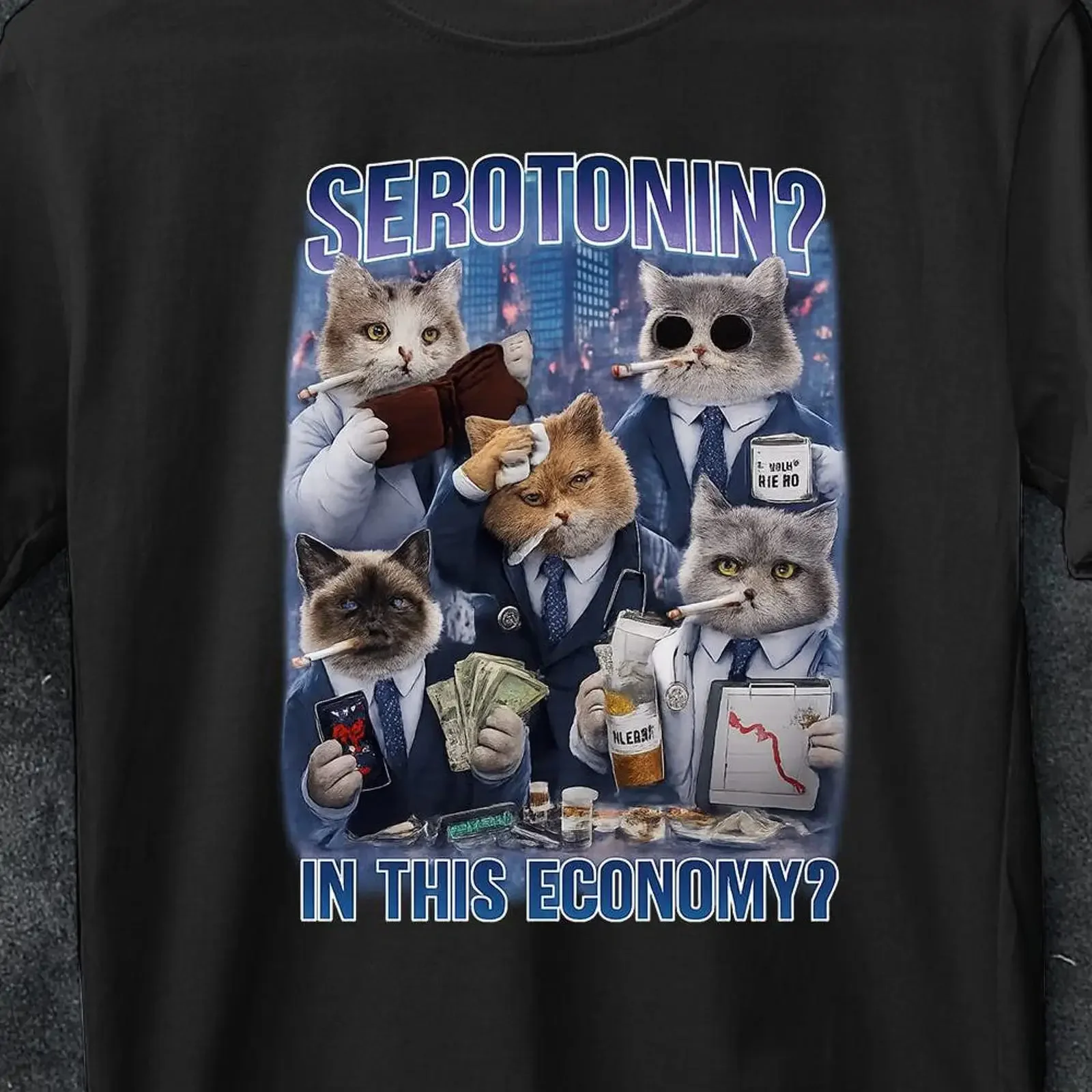T-shirt vintage délavé avec motif humoristique de chat 'Serotonin In This Economy' et 'Unhinged Cursed Gen Z', idéal pour un usage quotidien et un style tendance