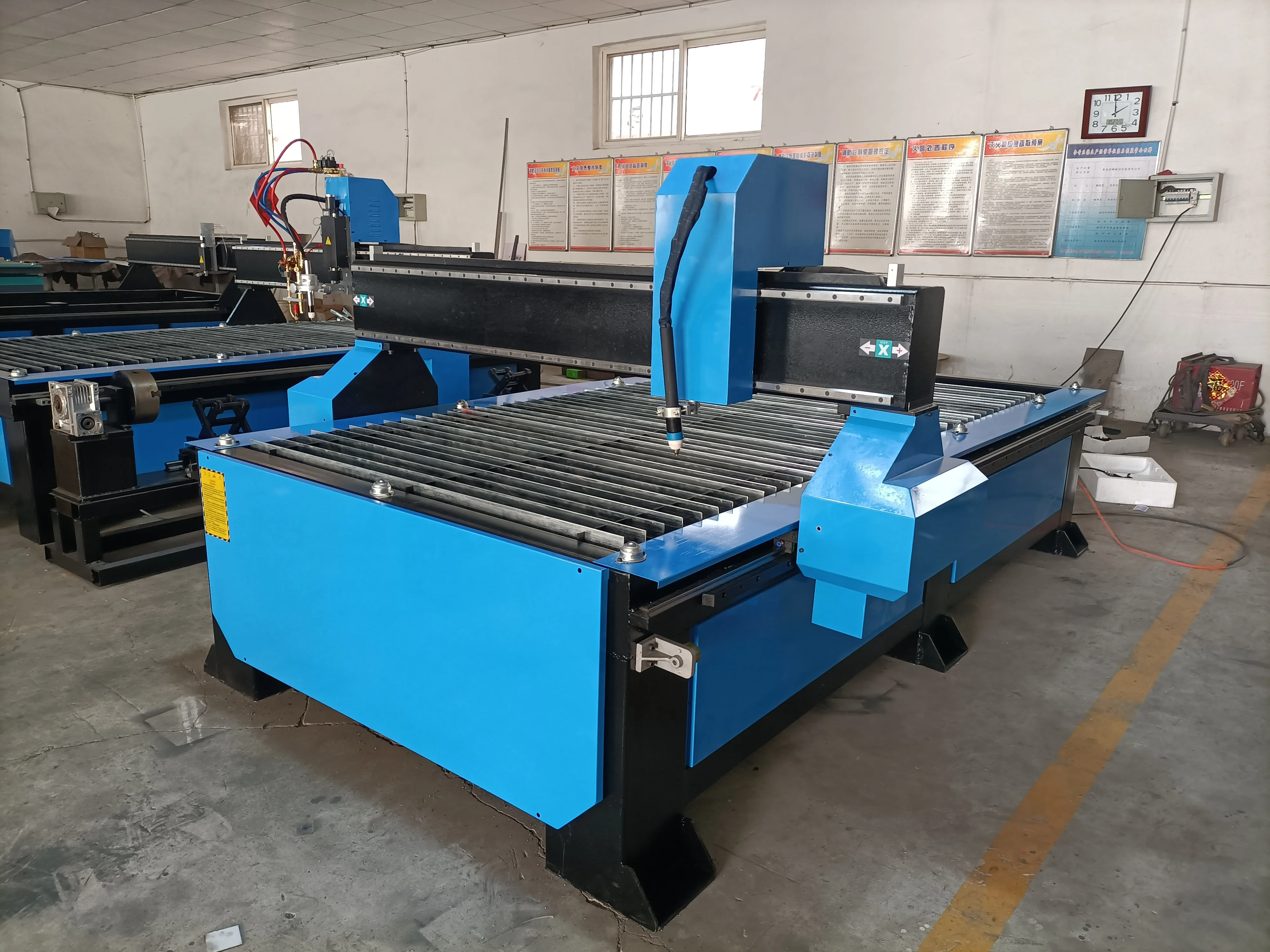 On sale plasma cnc cutting machine with cheap prices/low cost cnc plasma cutting machine for metal pipe/Rotary plasma machine