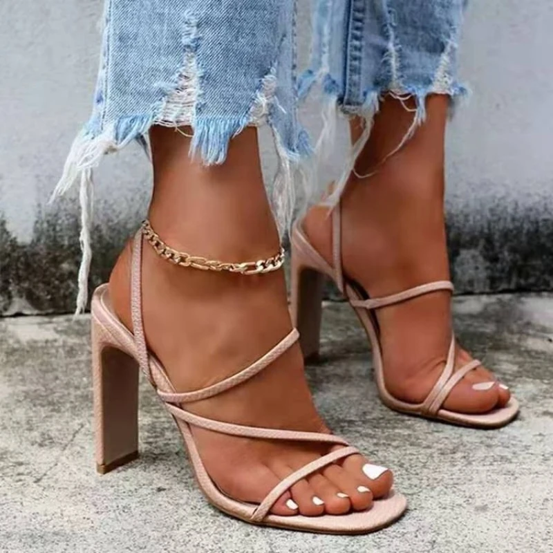 2024 Spring/Summer New Women's Sandals One Line Roman Square Head Thick Heel Solid Color Sandals