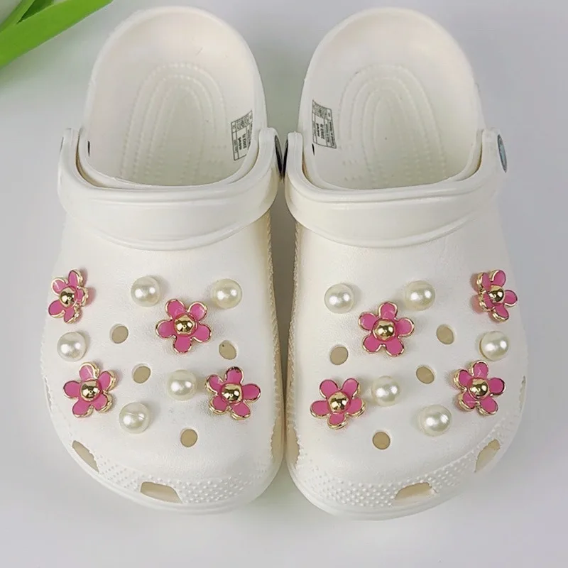 18PCS Summer Fashion Shoe Charms Set Accessories for Clogs Shoe Buckle Black White Pink Flower Pearl DIY 3D Shoes Decorations
