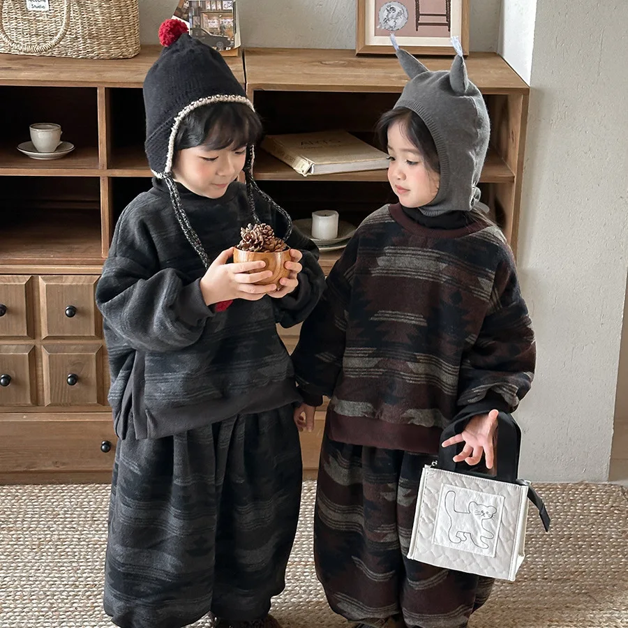 2025 Boys and Girls Baby Loose Pants Two Piece Set Children's Winter High Collar Wool and Velvet Hoodie
