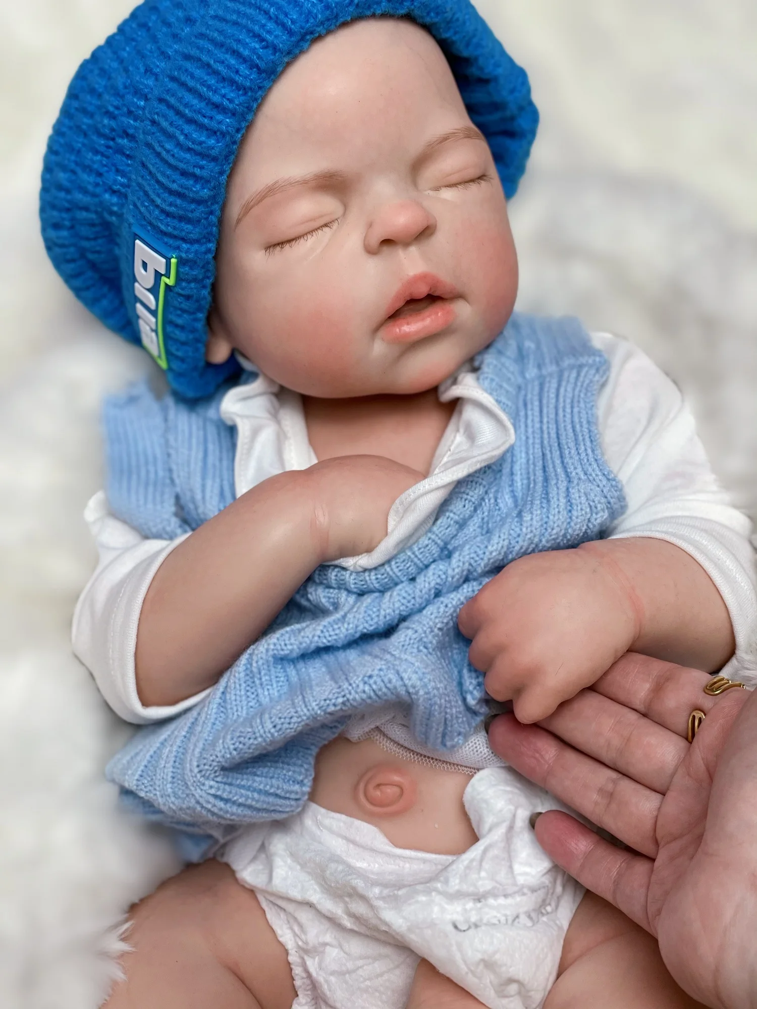 

55cm Washable Solid Silicone Bebe Reborn Girl With 3D Painted Skin Lifelike Sleeping Baby Doll Boneca Reborn Corpo De Silicone