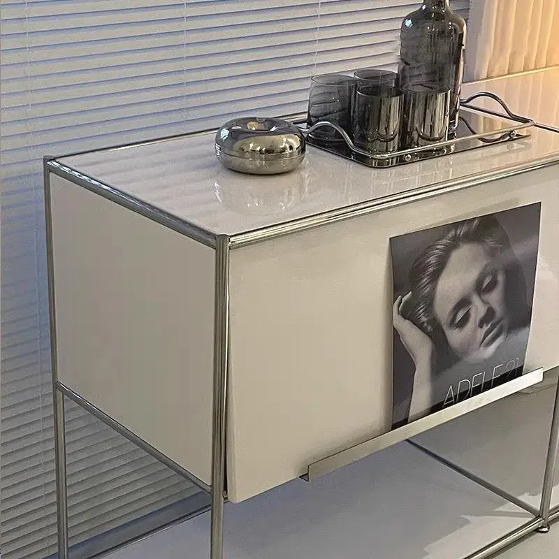 Armário lateral medieval