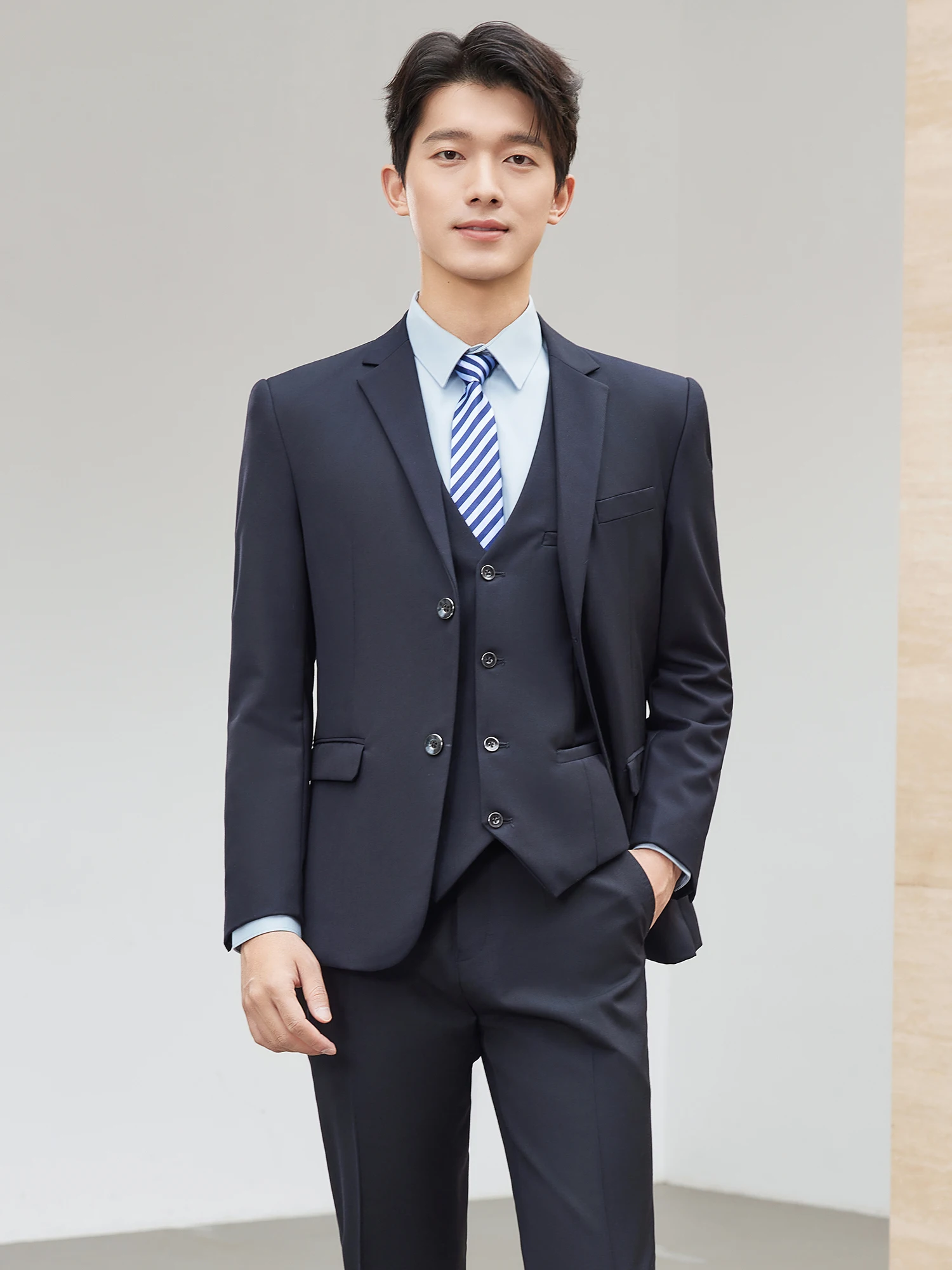 

Spring 2026 Men's Business Casual Suit Set Lightweight Tailored Commute Workwear Double Breasted Pure Color Standard Fit