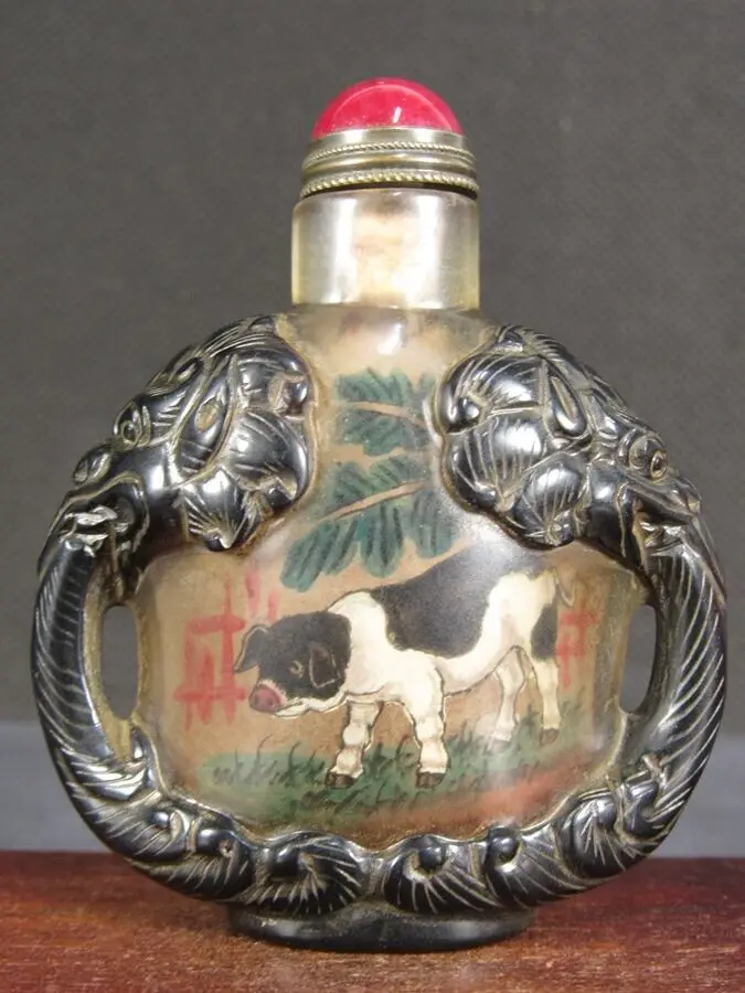 Chinese Two Pig Inside Hand Painted Peking Glass Snuff Bottle