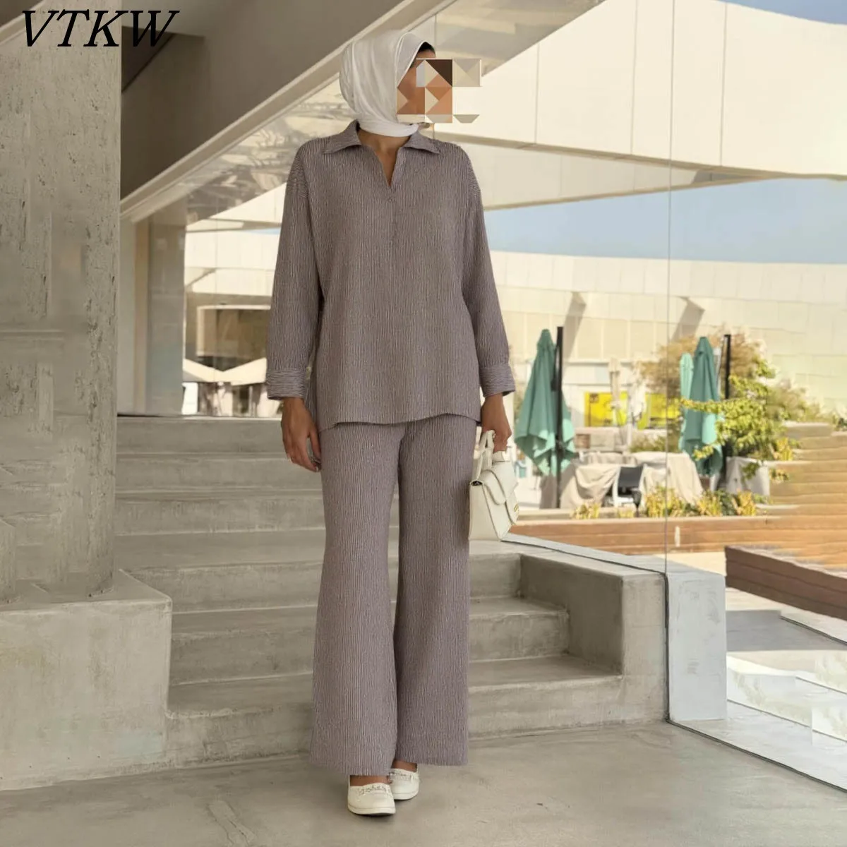 

VTKW Solid-color Collar Loose Short Turtleneck Design - 2025 Spring New Style High-quality Loose Pants Two-piece Set