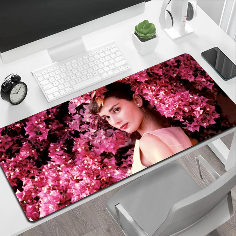 Imagem -02 - Audrey Hepburn Mouse Pad Grande para Jogos Tapete de Mouse pc Gamer Grande Mousepad Tapete de Mesa de Teclado Xxl