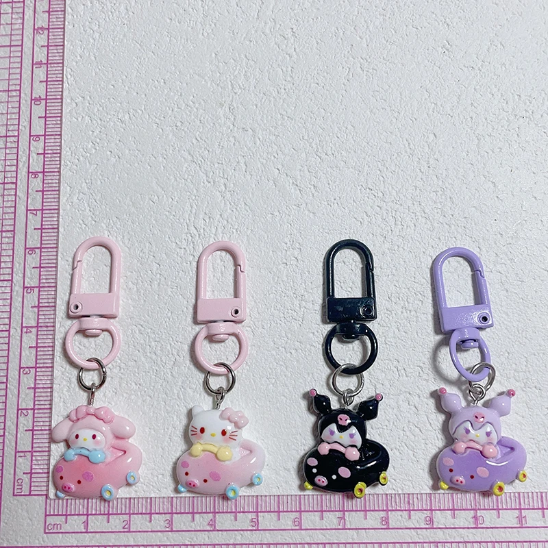 Sanrio-Llavero de resina con forma de coche de cerdo para niños, colgante de Anime de dibujos animados Kawaii, bonito Kuromi, Hello Kitty, regalos de cumpleaños