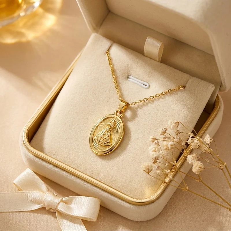 Minimalist Egg-Shaped Crown Golden Glow Pendant Necklace, Elegant Versatile Collarbone Chain
