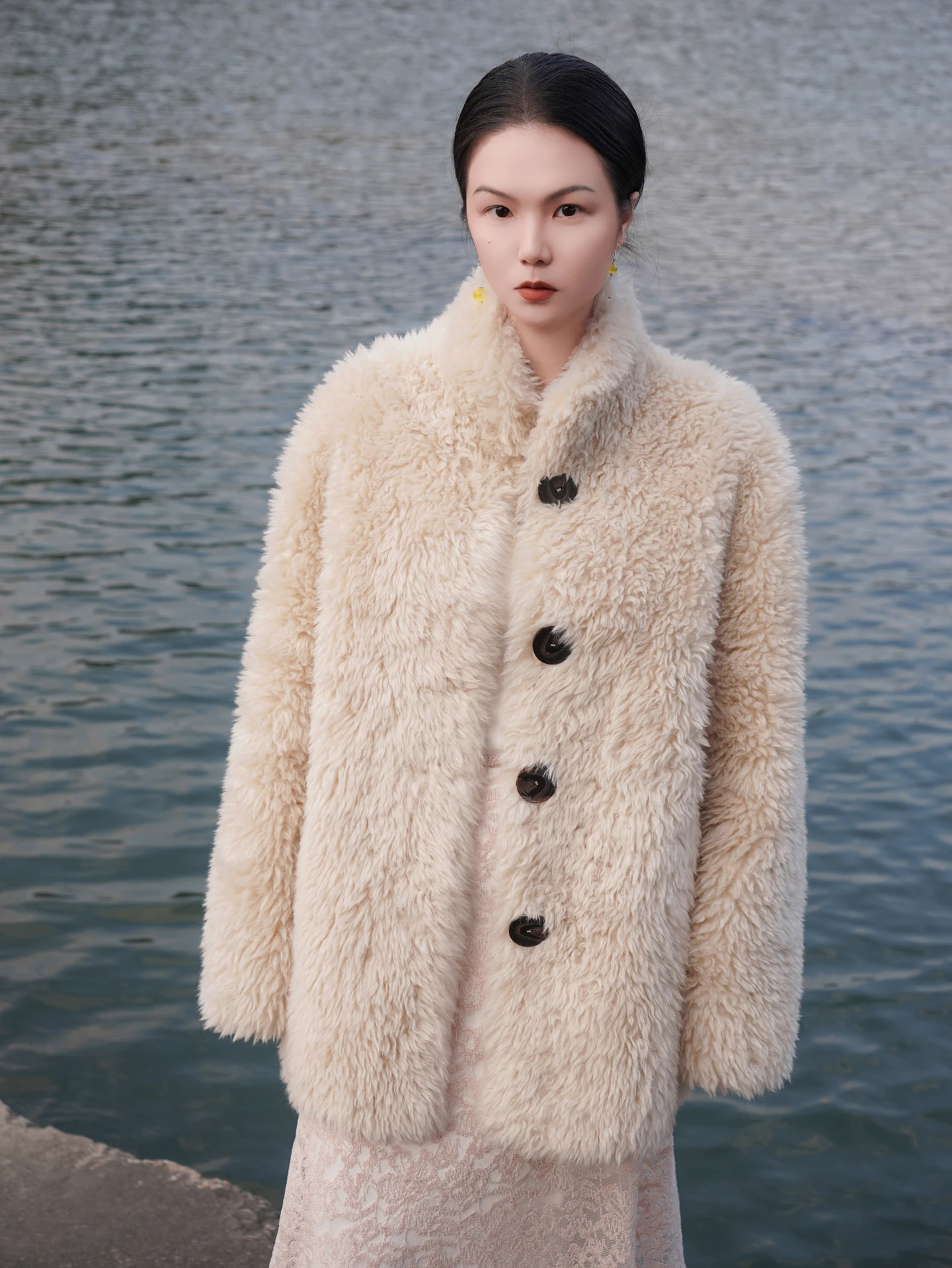 

Экологически чистый меховой воротник Ninili Возрождения с мехом ягненка Осень-зима Thi Теплая верхняя одежда средней длины Дышащая удобная CleanFit