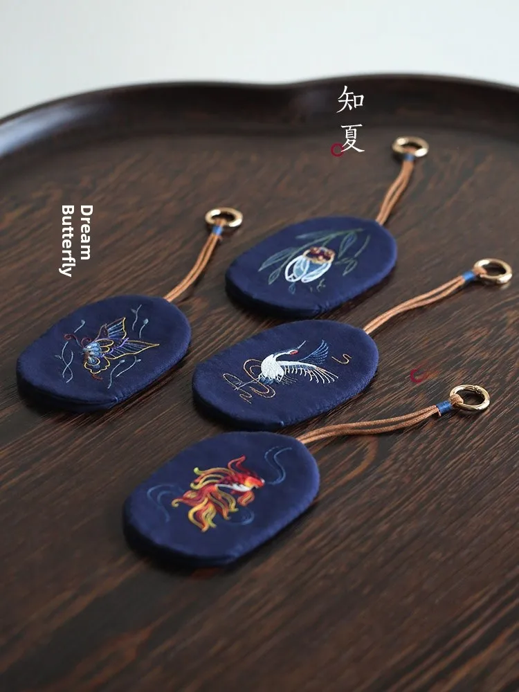 

Защитный чехол для ключей ручной работы с вышивкой и вышитыми надписями – идеальный подарок к Празднику середины осени для Fly и Frie