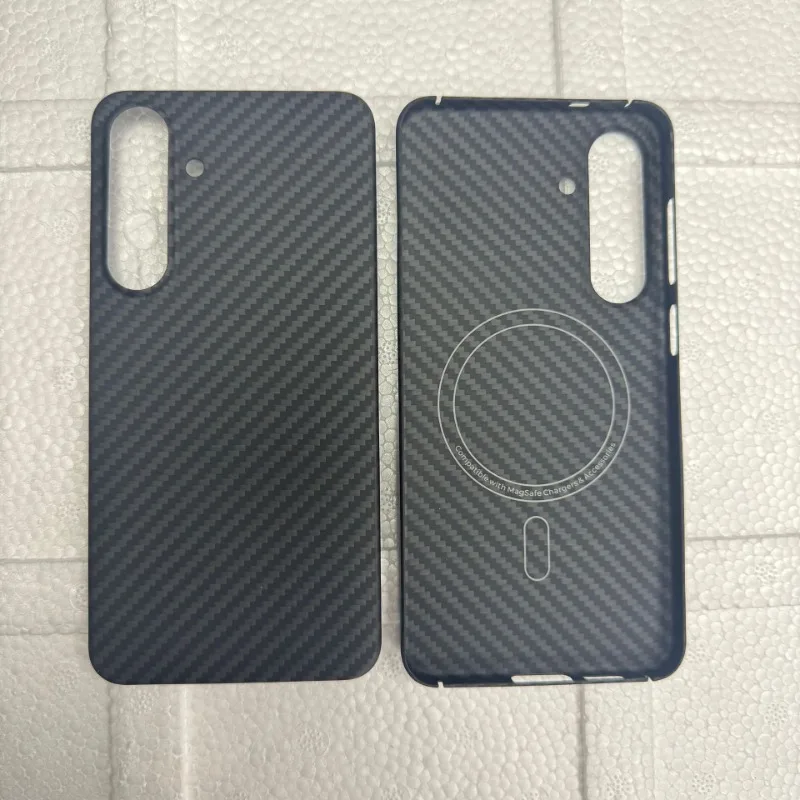 

Suitable for S25plus magnetic mobile phone case S25 + carbon fiber light and thin protective case, the case is hard.