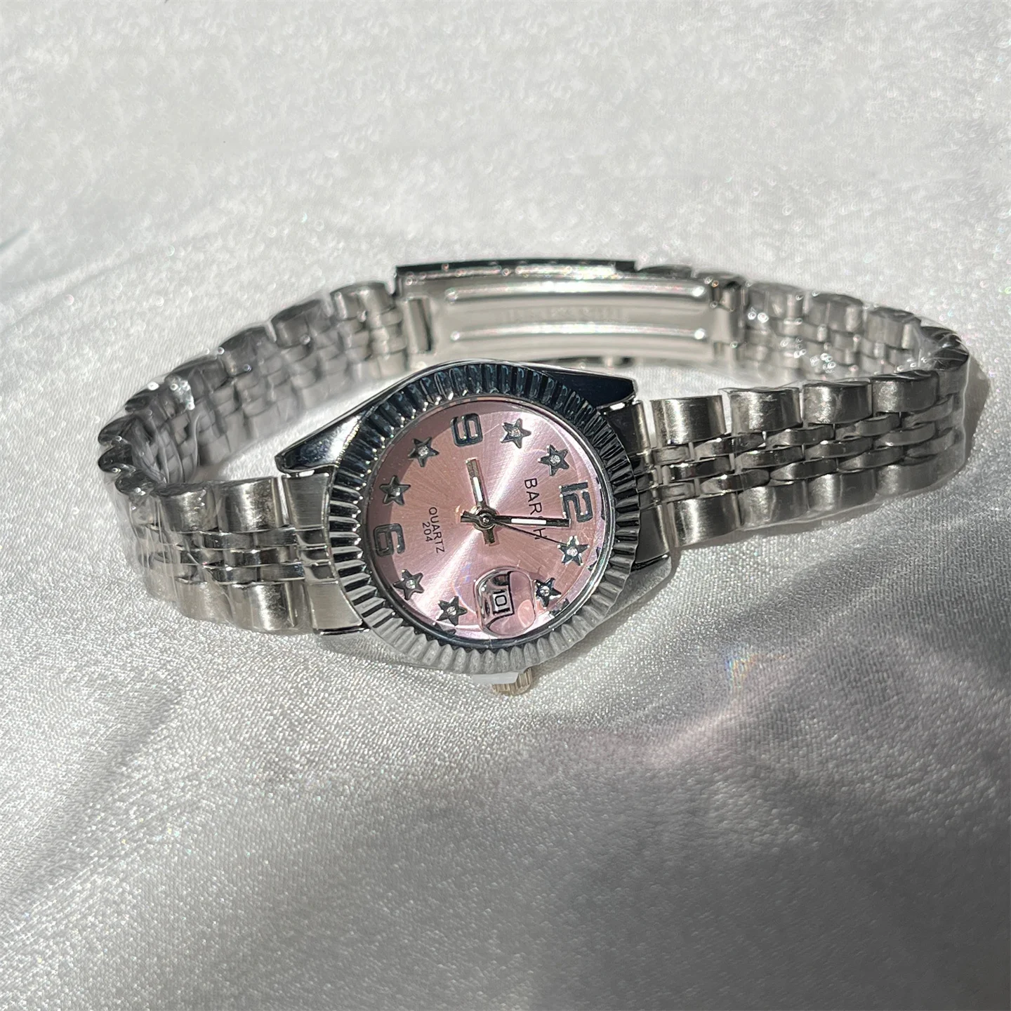 ساعة يد أنيقة مستديرة من الفولاذ عالي القيمة للنساء، ساعة يد بتصميم فاخر وخفيف الوزن، هدية لصديقتك