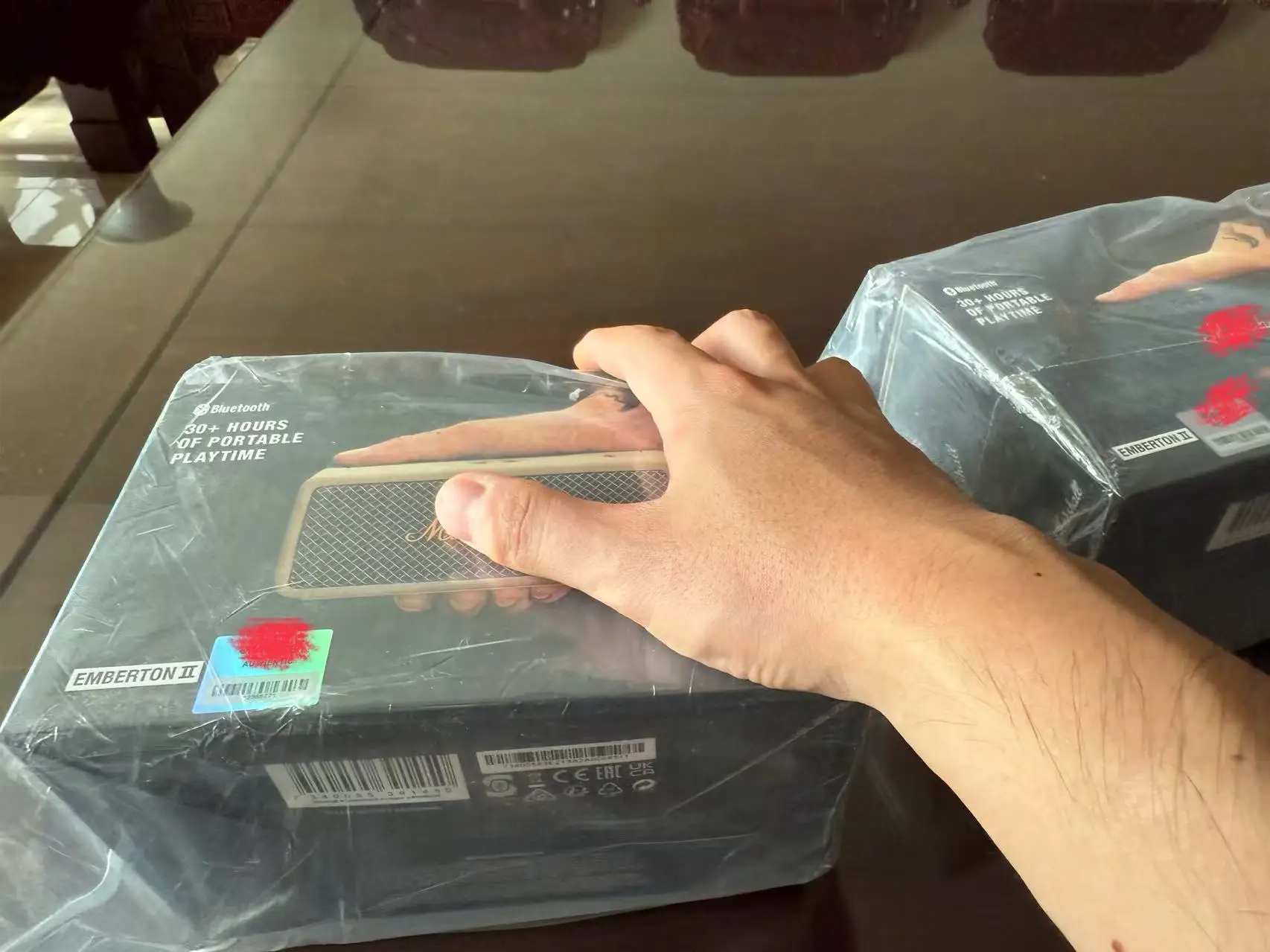 le-dernier-lecteur-de-musique-bluetooth-de-deuxieme-generation-emberton-noir-et-blanc