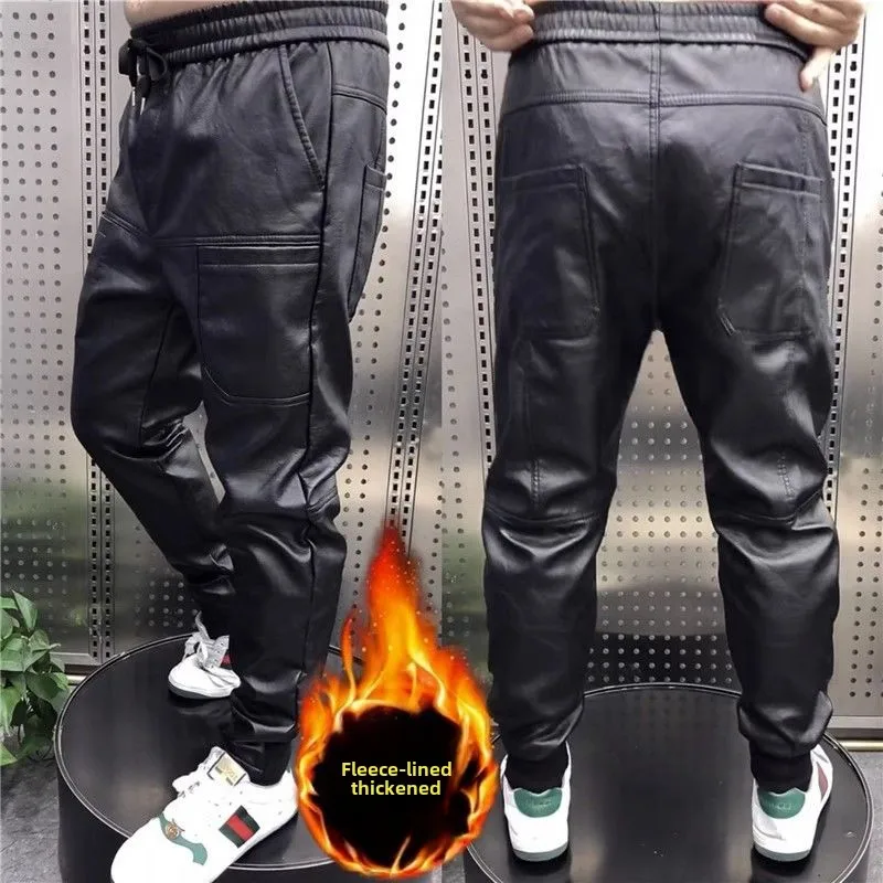 

2024, мужские кожаные брюки, зимние локомотивные бархатные теплые ветрозащитные модные универсальные повседневные брюки с завязками на ногах