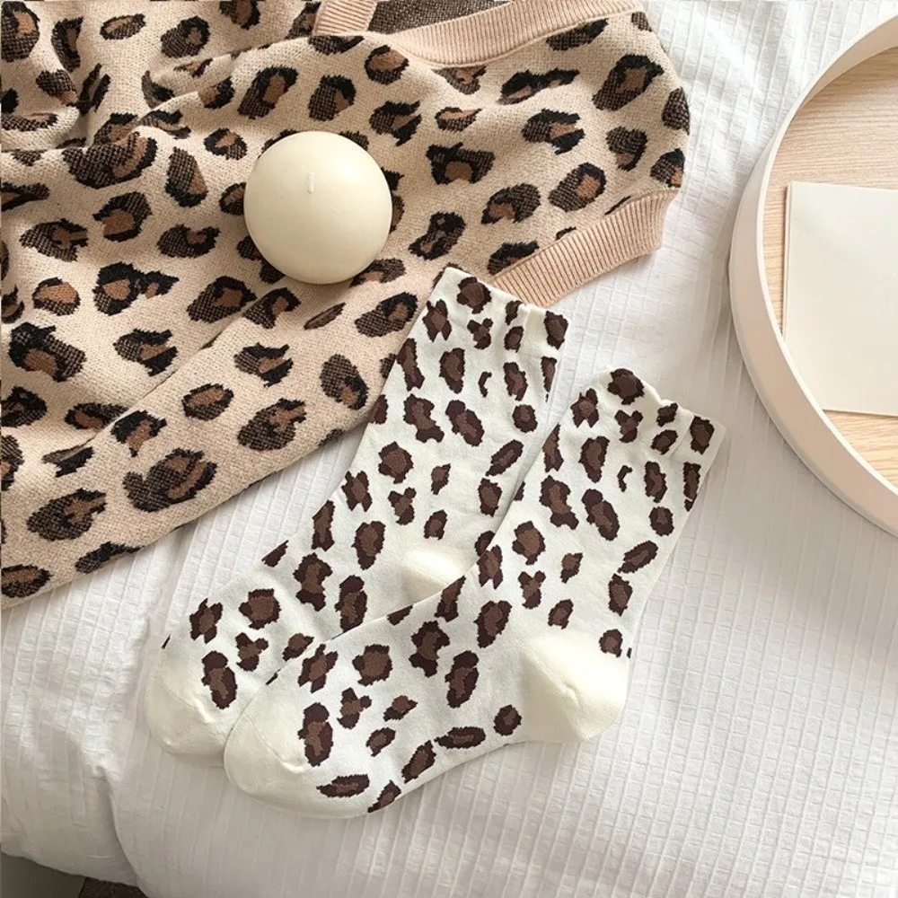 5 pares estilo coreano leopardo impressão meias macio elástico famale tubo meias respirável poliéster-algodão meados de bezerro meias streetwear