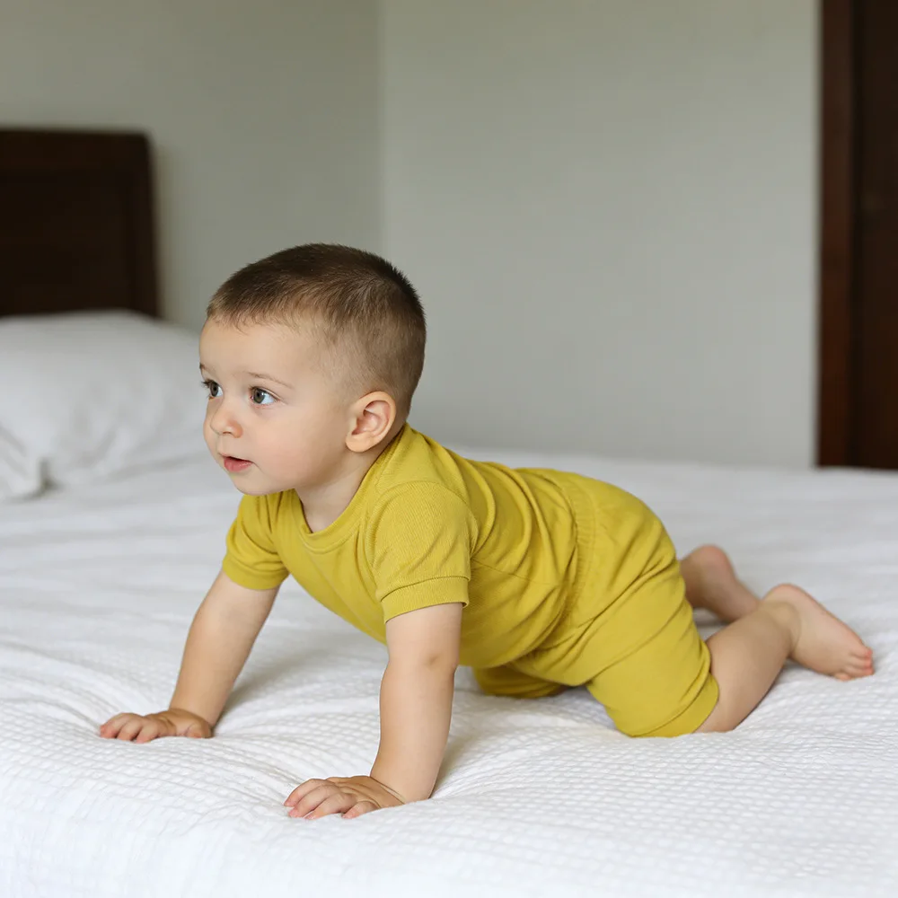 

Летний костюм для маленьких мальчиков и девочек, одежда для детей, комплект одежды из верхней и нижней части, домашняя одежда, пижама, футболка для новорожденных, товары для младенцев