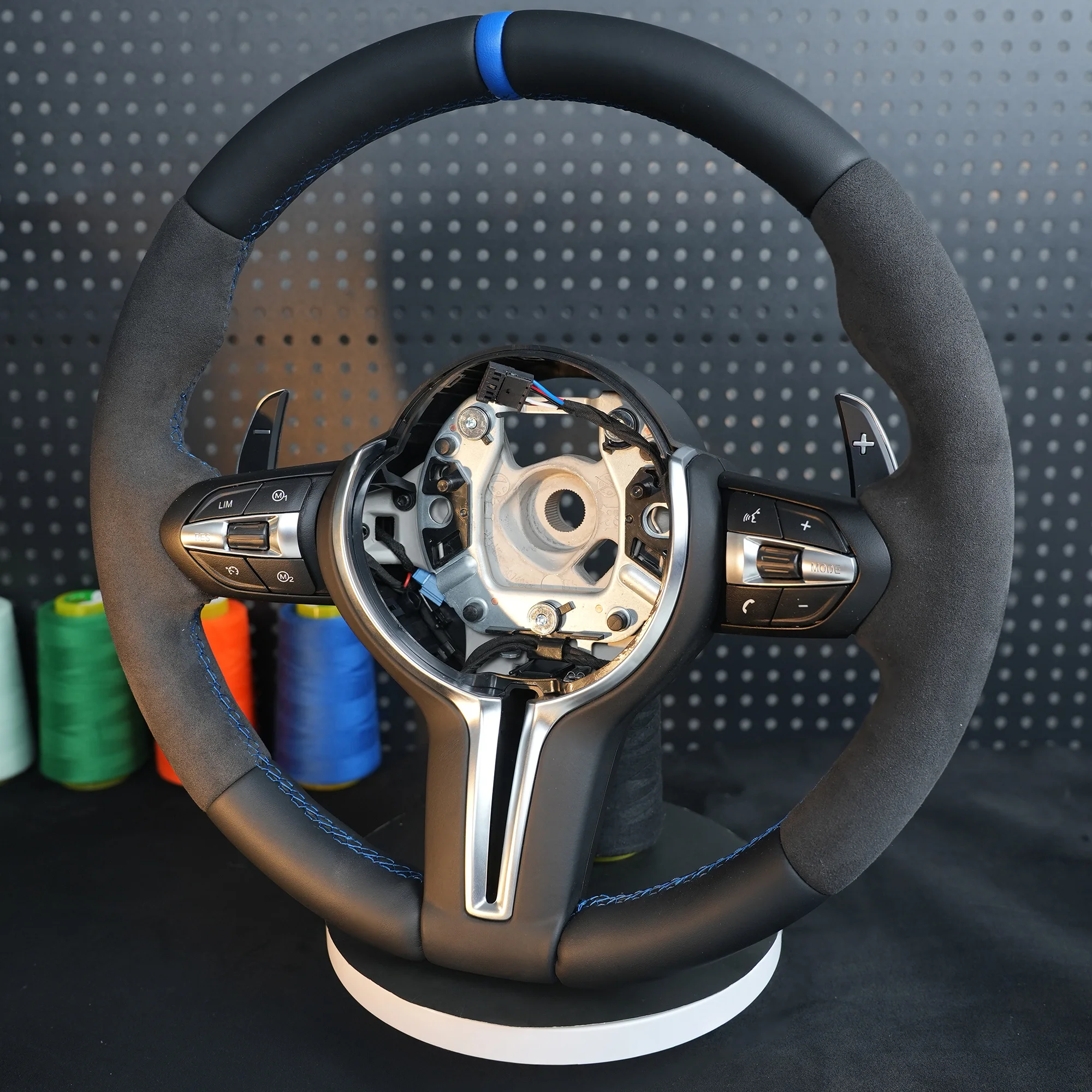 

Alcantara M Sport Steering Wheel For BMW M5 F10 F11 F06 F07 F12 F13 F01 E70 E87 E81 E90 E91 E92 M3 F30 F15 F16 F20 F21 F25 F26