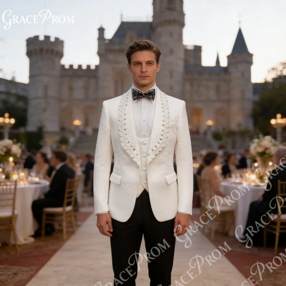 

Элегантный мужской смокинг 2026 года, белый, с бисером, 3 предмета, роскошный пиджак с вышивкой золотыми листьями, для свадьбы, вечеринки, костюм жениха, шафера, приталенный крой