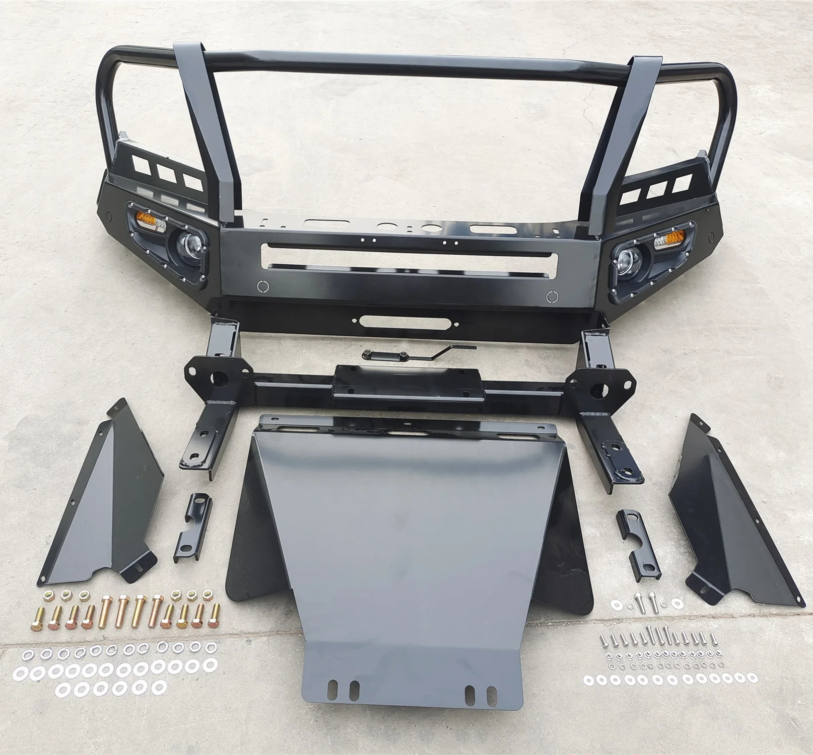 Front Bull Bar Guard, for Nissan Navara NP300 2021+, 4x4 Heavy Duty Steel Bumper, with Fog Light Bracket, Safari Protection