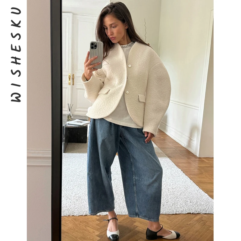 

Elegant Plush V-neck Short White Coat Women Retro Casual Single Breasted Tweed Coats Female 2025 Autumn Chic Street Outwear