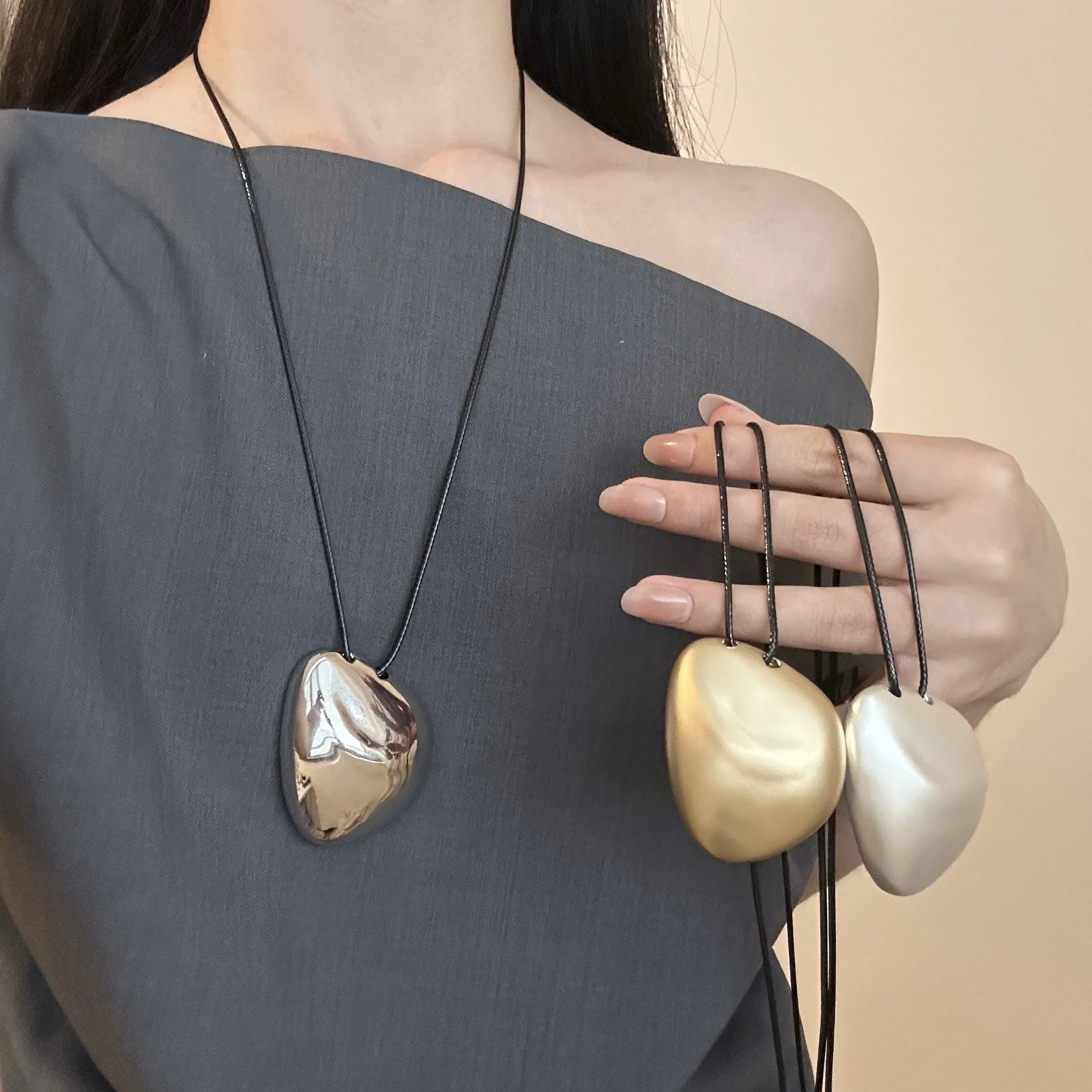 

Fashion Matte Metal Geometry Irregular Pendant Necklace for Women Girls Simple Adjustable Long Sweater Chain Jewerly Accessory