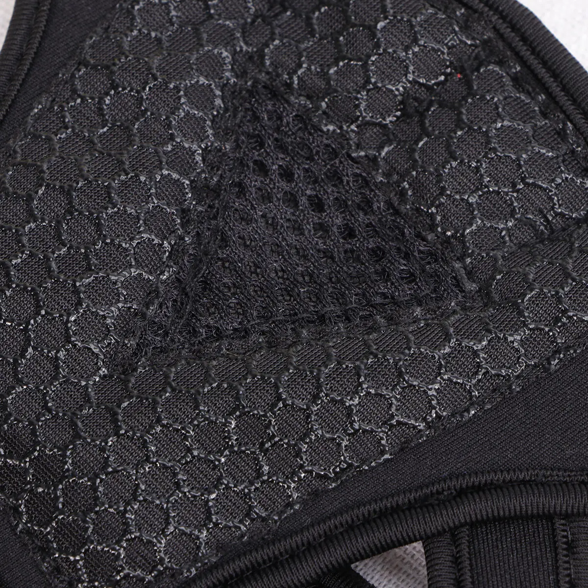 

Palm Protection Gloves Black Size M Non-Slip Men Women Workout Weight Lifting Silicone Padded Wrist Strap Half-Finger