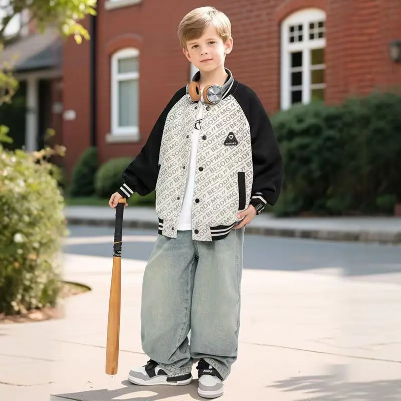 سترة بيسبول للأولاد على الطراز الكوري الجديد لعام 2025 سترة أنيقة للربيع والخريف متعددة الاستخدامات للأطفال سترة واقية خفيفة الوزن