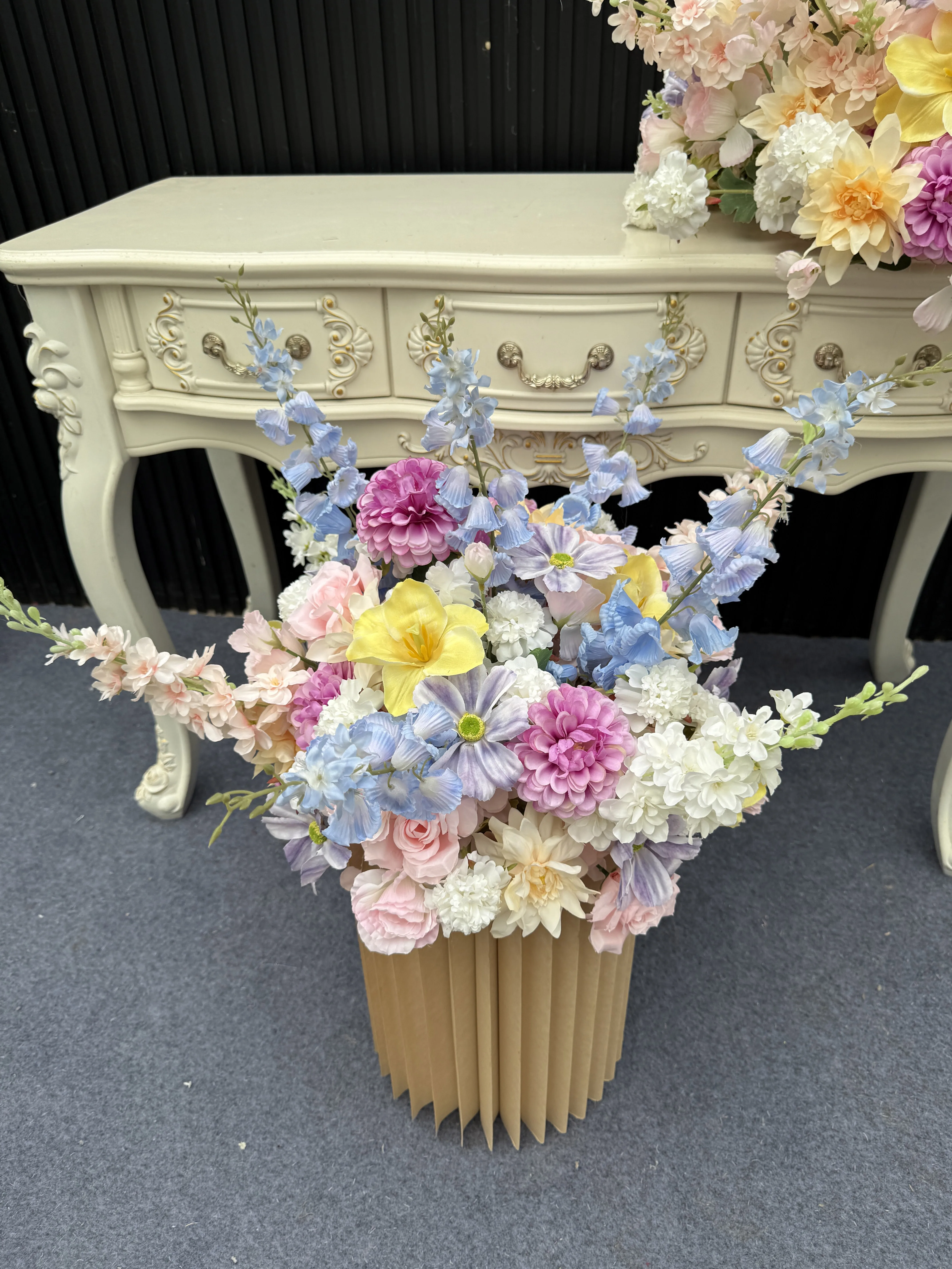 Aangepaste kunstbloem bal bruiloft decoratie tafel middelpunt huwelijk boeket weg lood zijden bloemen bal display rekwisieten