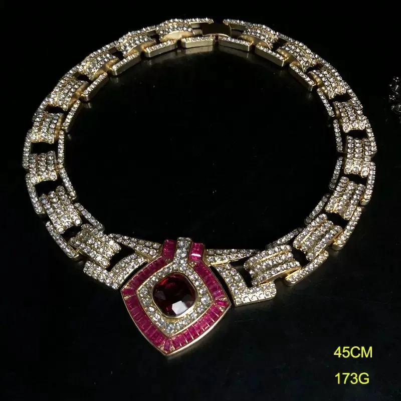 

Vintage Light Luxury Metal Inlaid Zircon Necklace High-Quality Woman Jewelry Fashion Dress Banquet Accessories Handmade New
